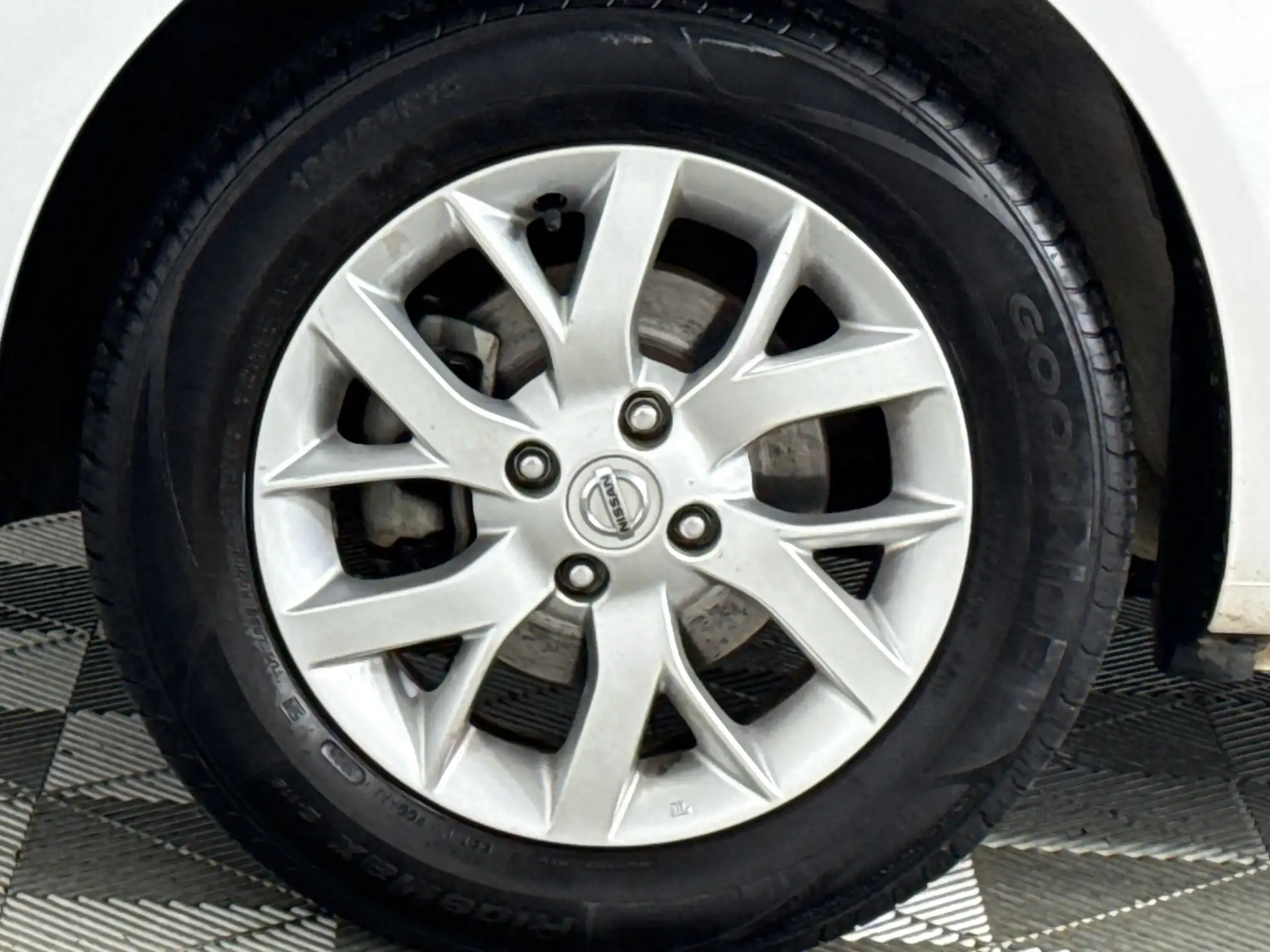Nissan Almera
