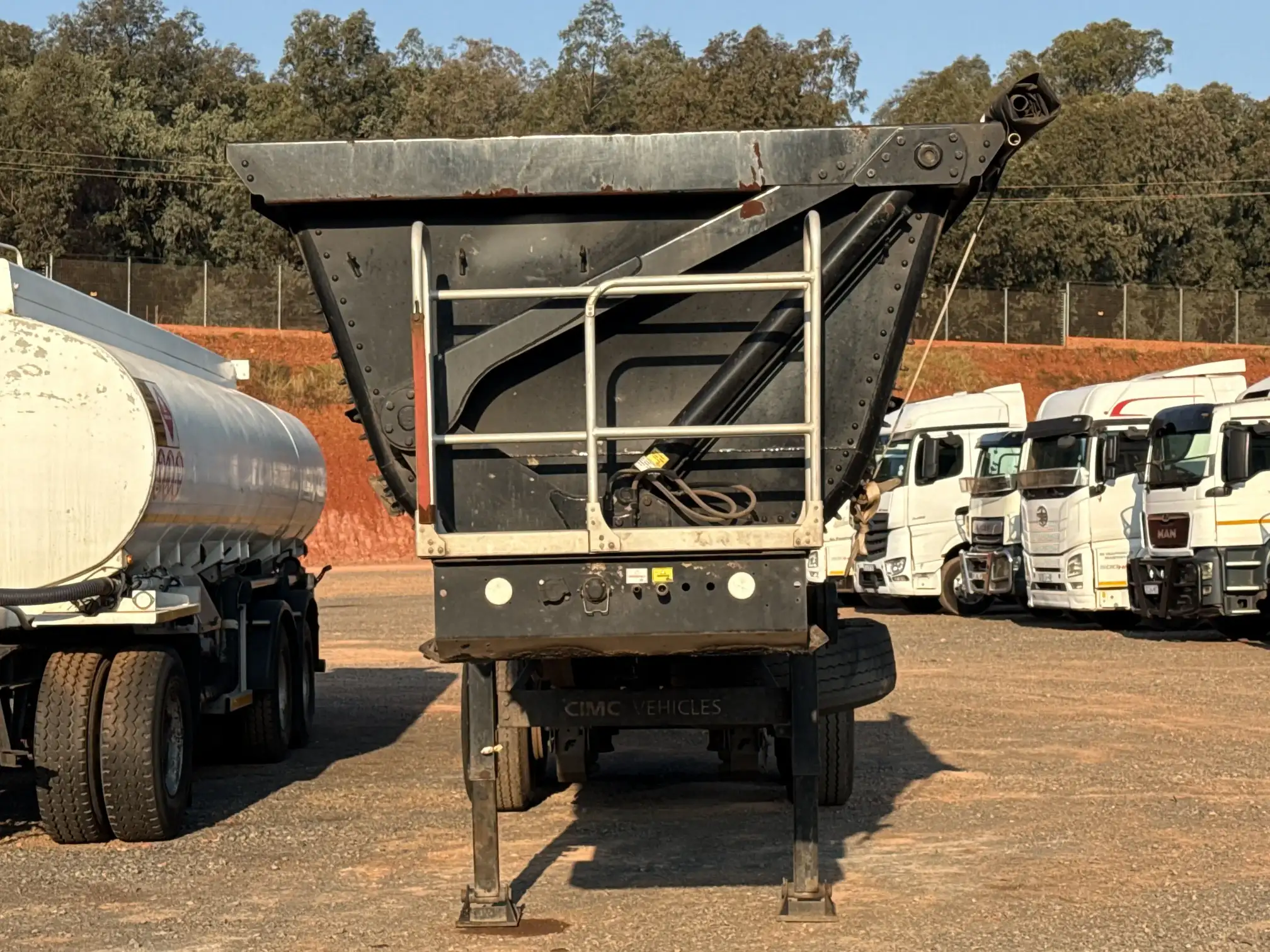 CIMC Side Tipper