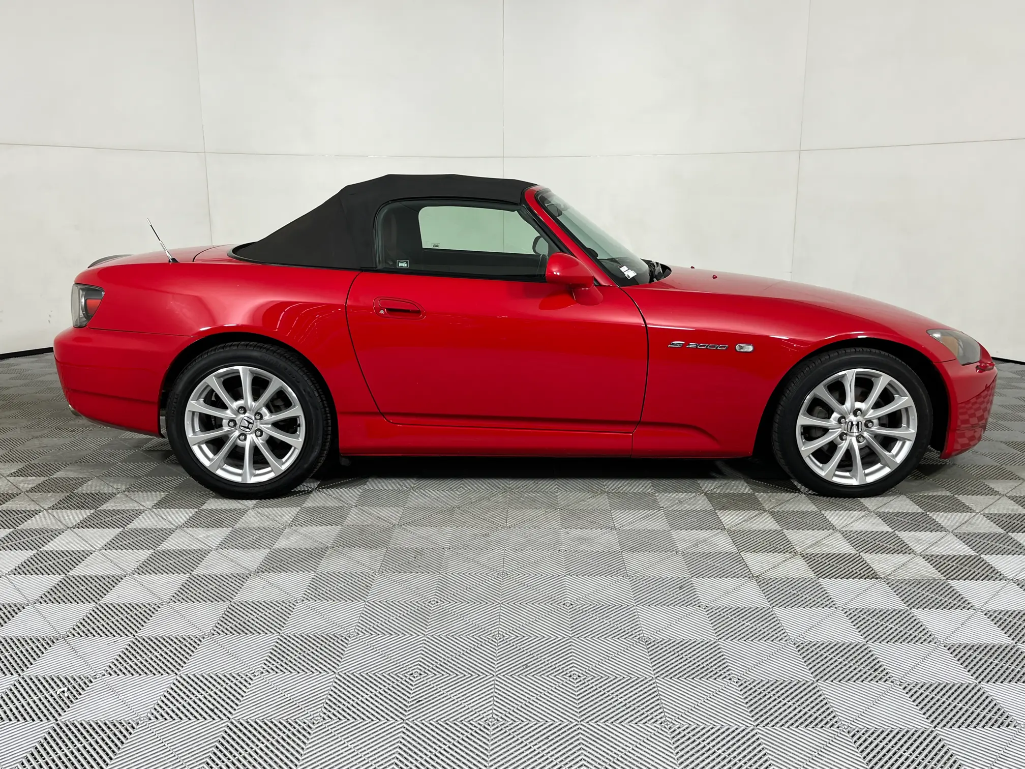 used-2006-honda-s2000-s-2000-for-sale-webuycars