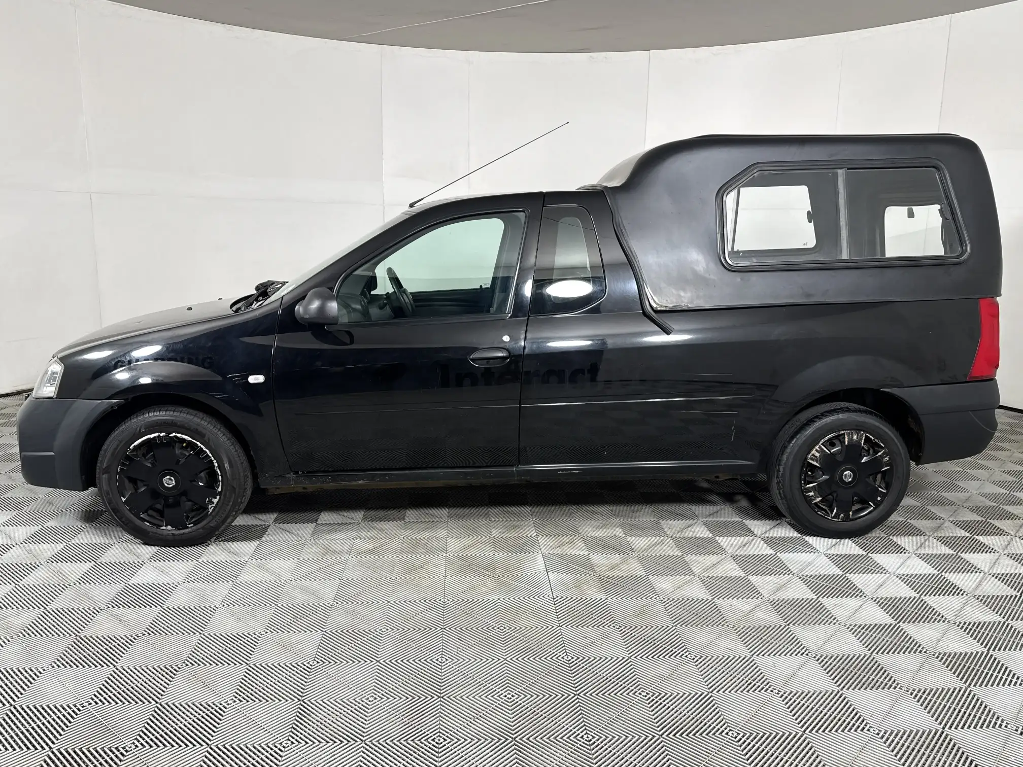 Nissan NP200
