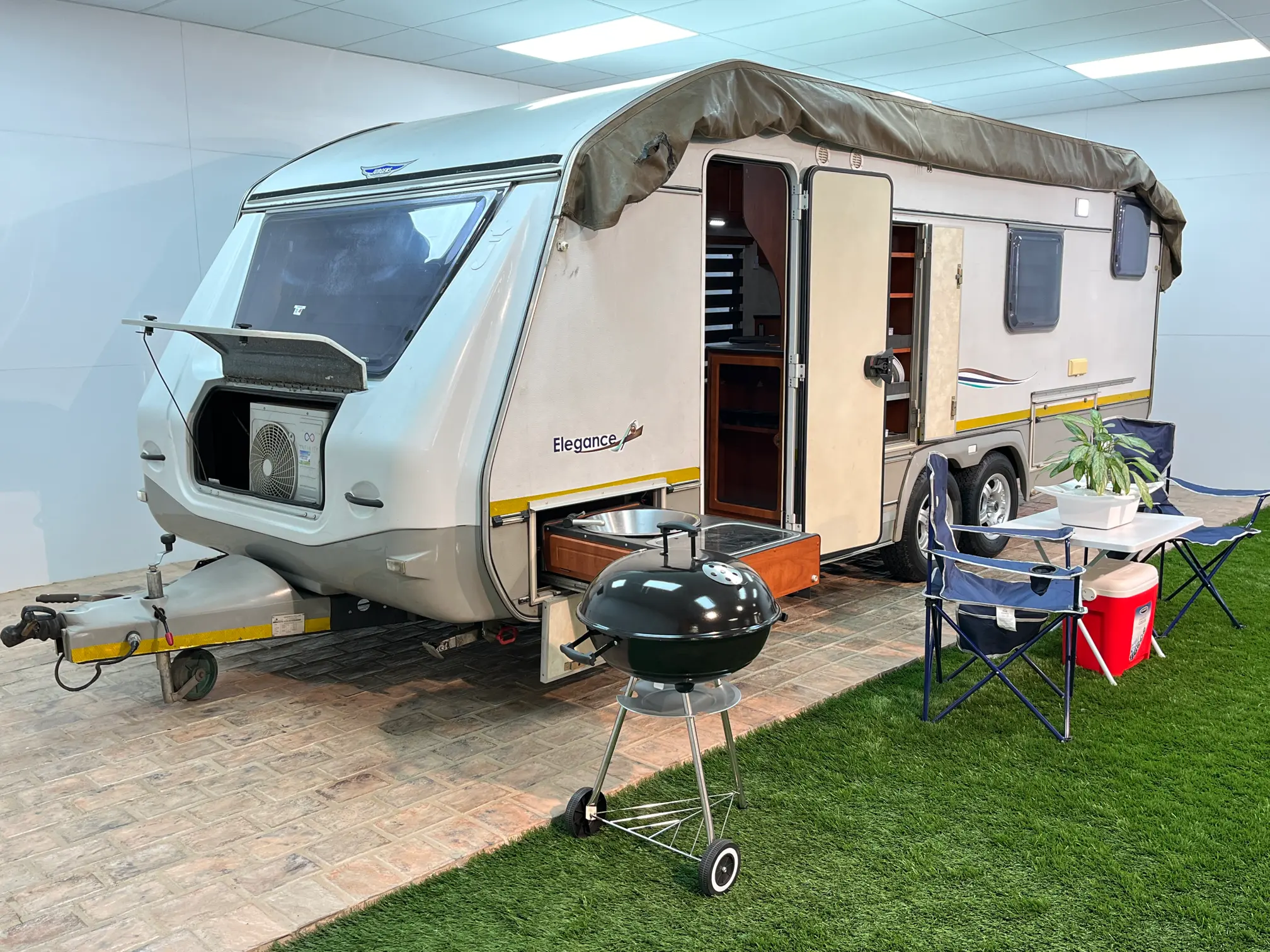 Used 2014 Jurgens Elegance Caravan for sale WeBuyCars