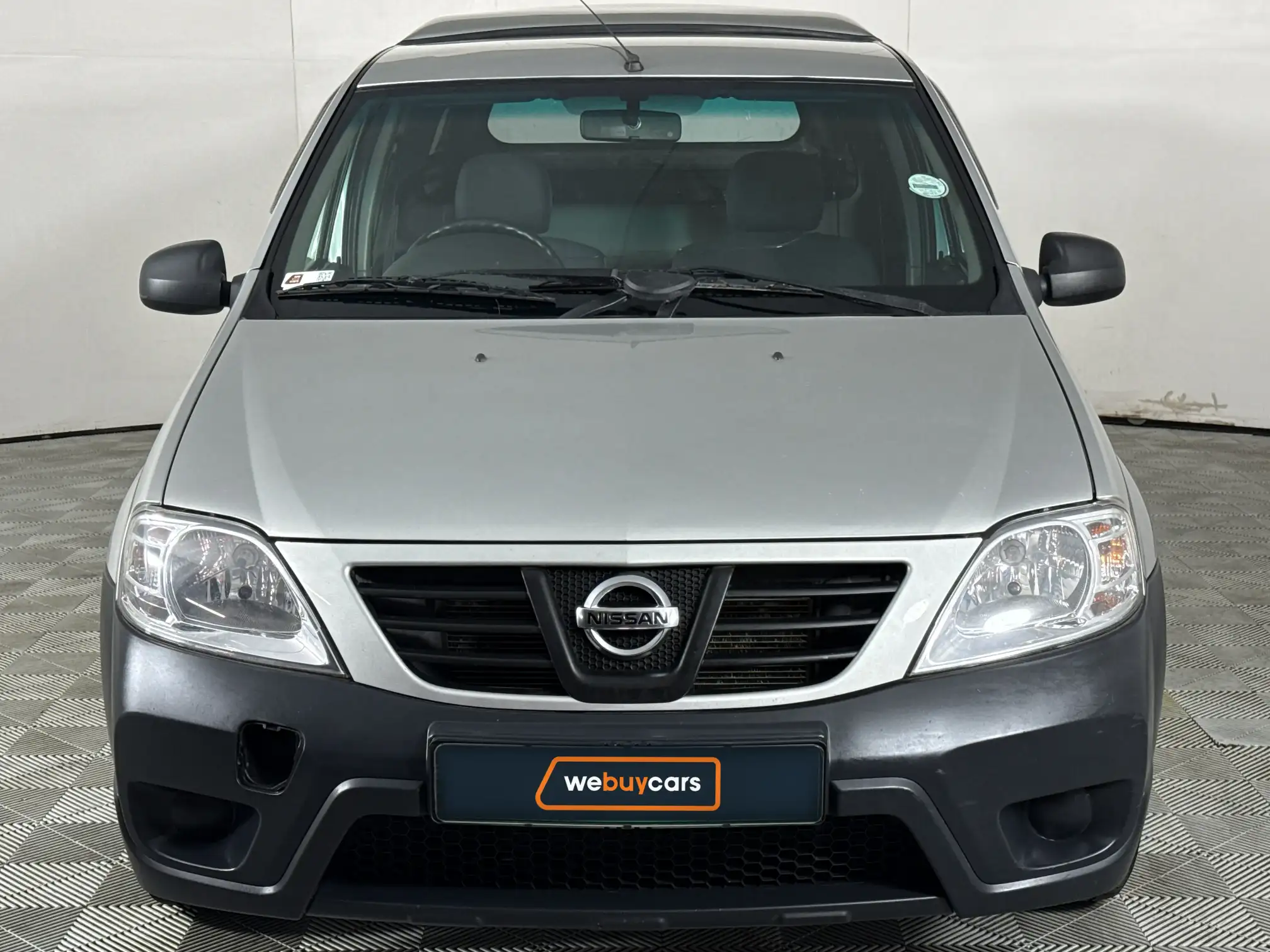 Nissan NP200