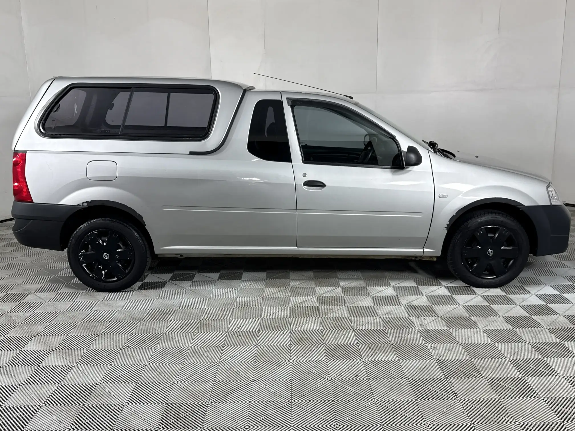 Nissan NP200