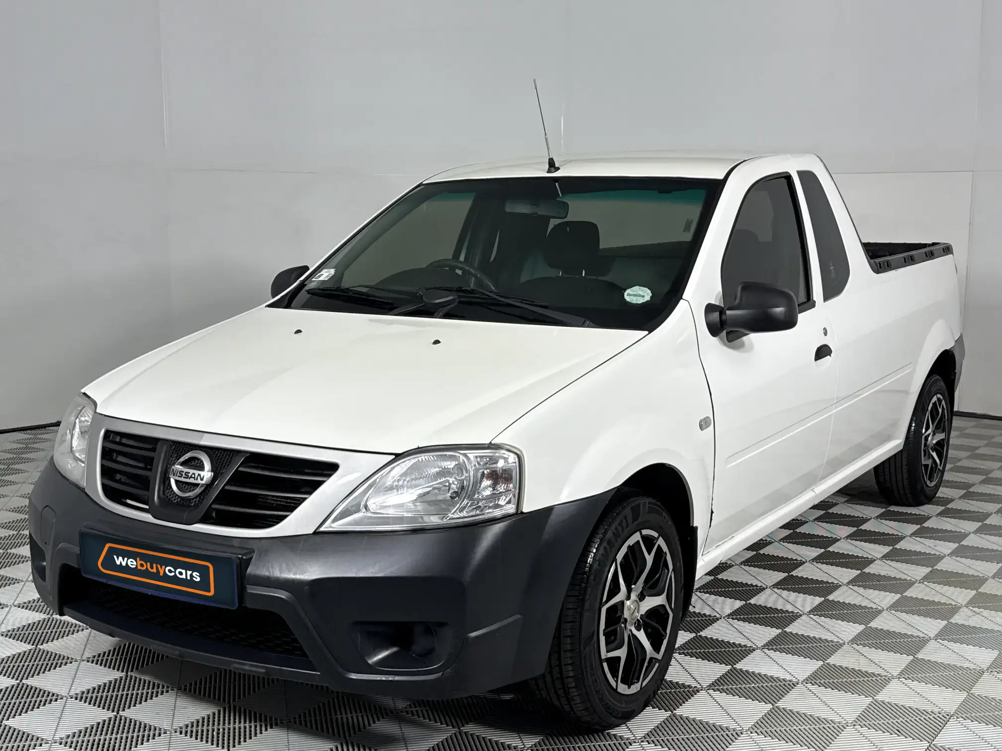 2020 Nissan NP200