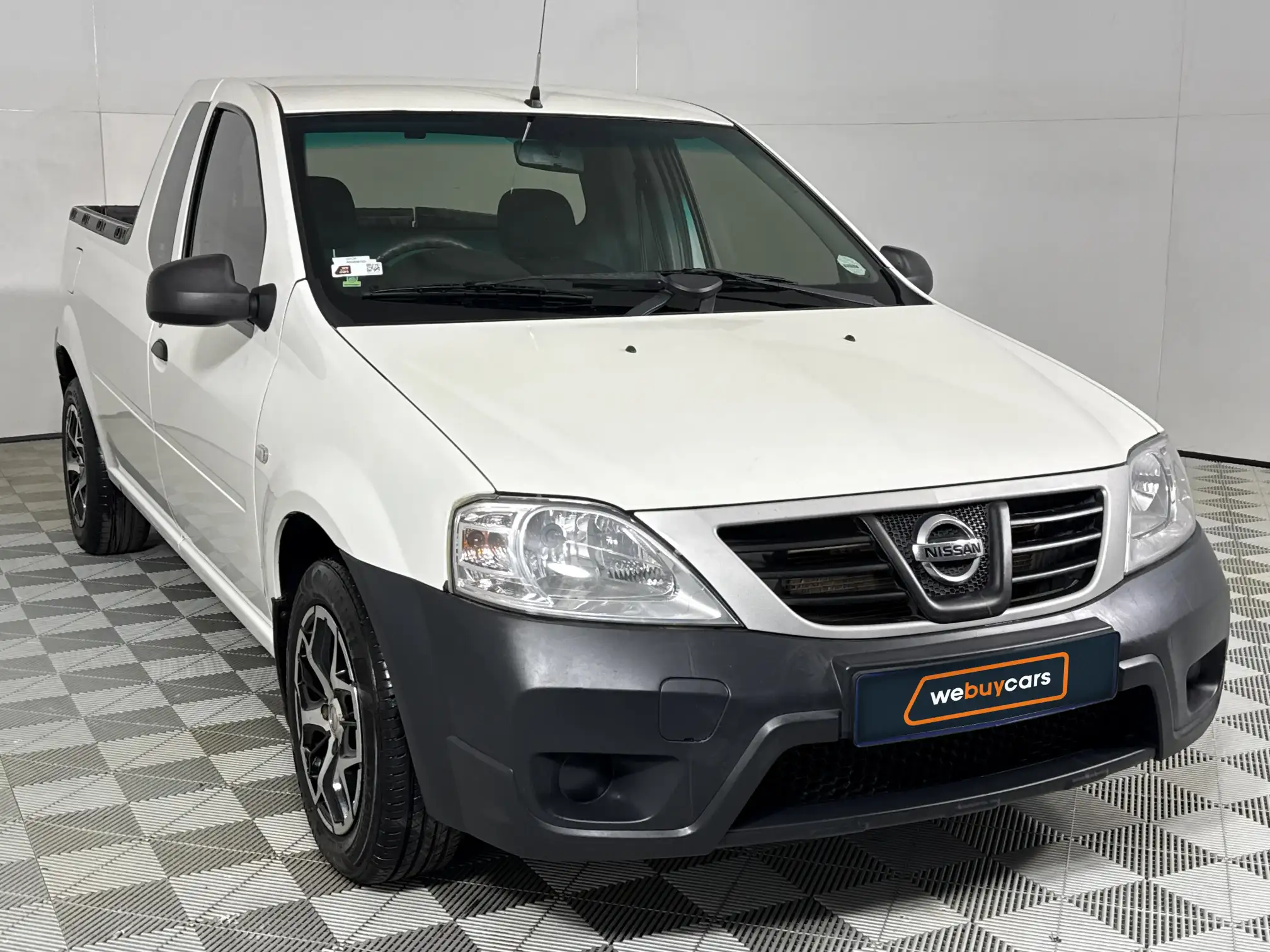 Nissan NP200