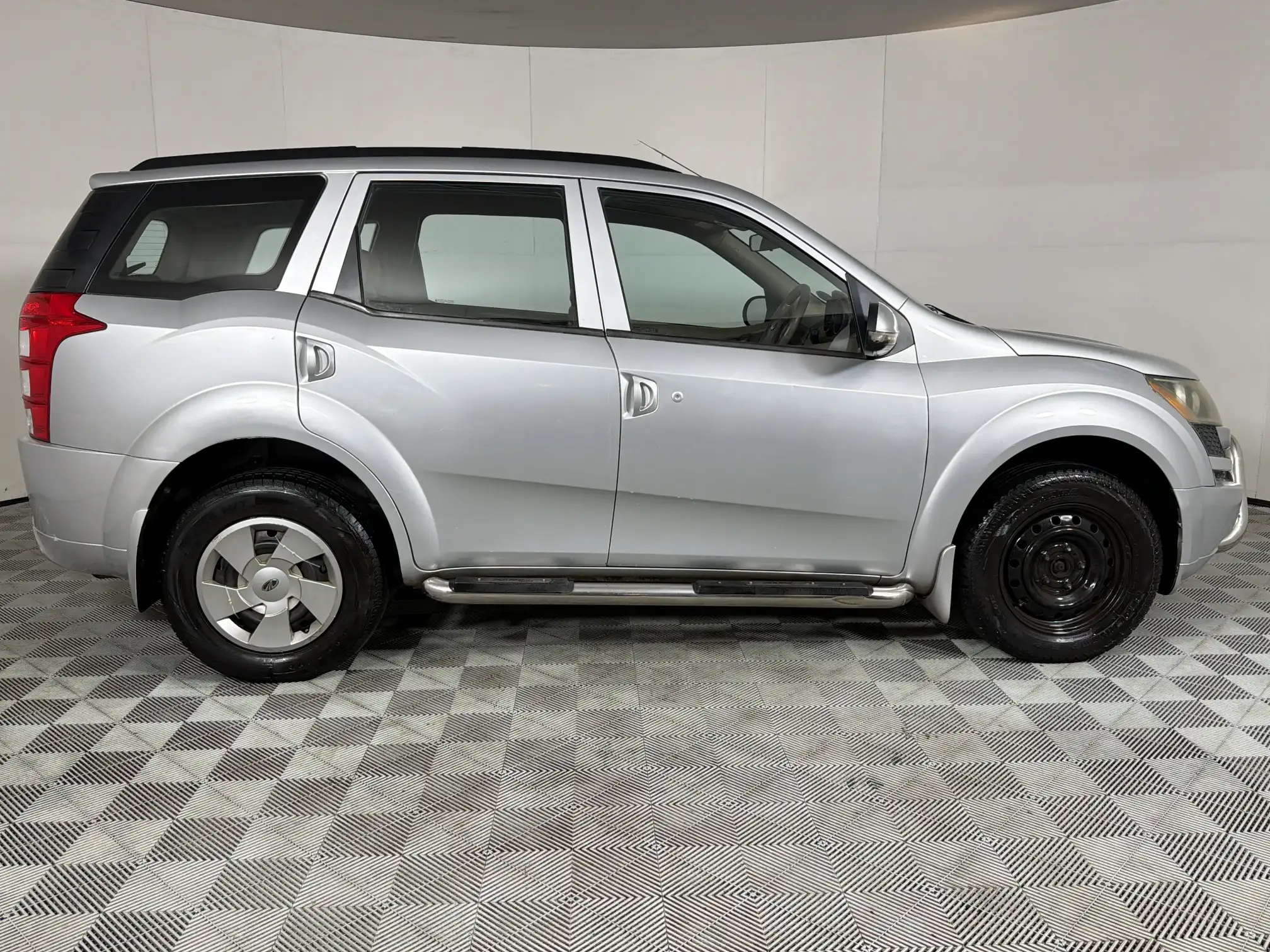 Mahindra XUV