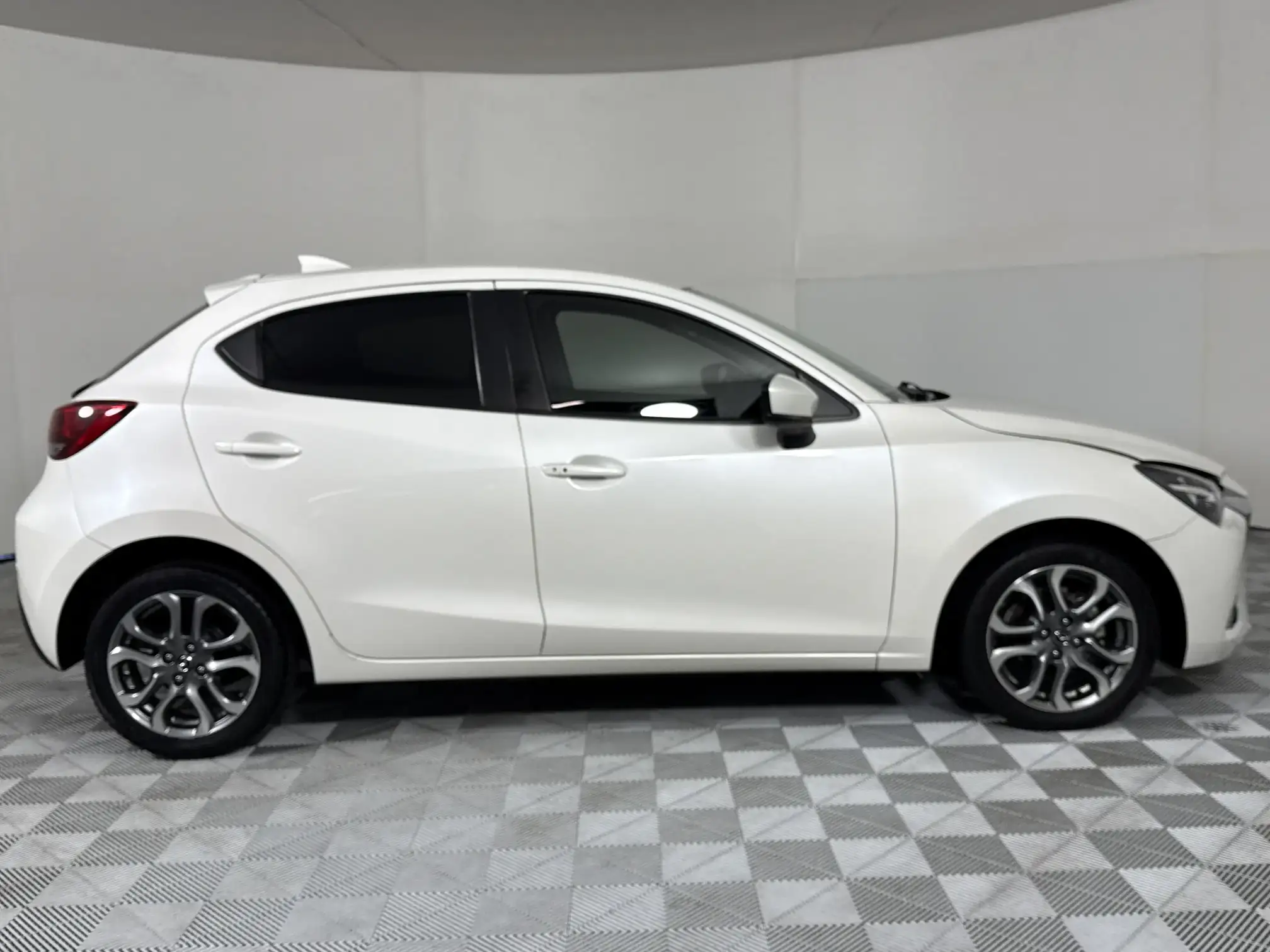 Mazda Mazda 2