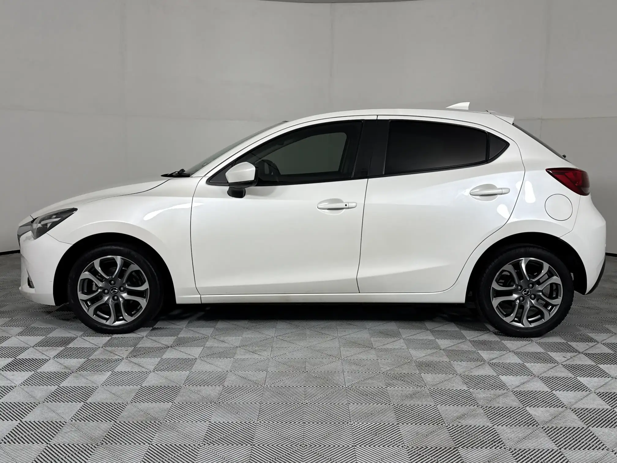Mazda Mazda 2