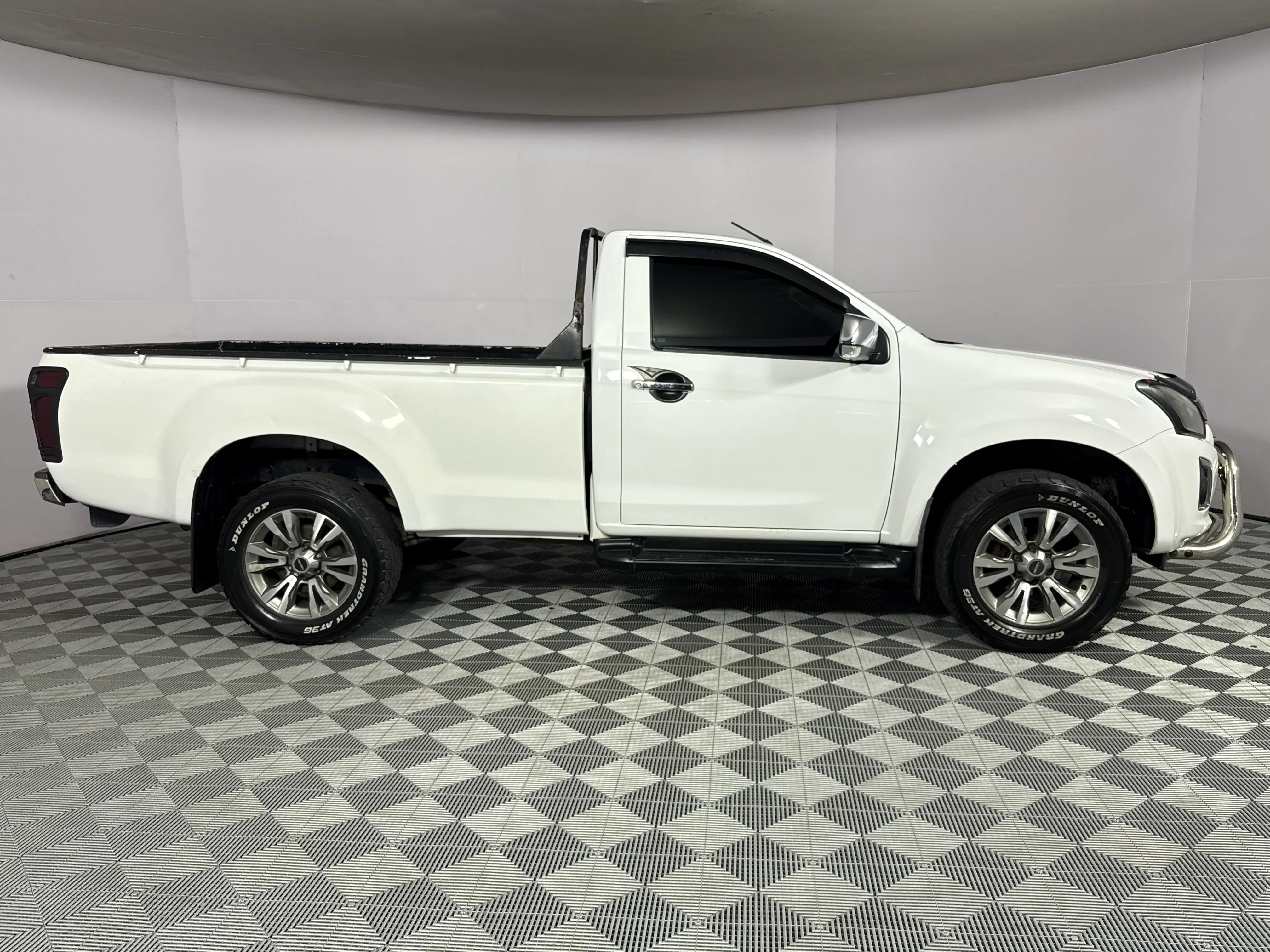 2019 Isuzu D-MAX 300 LX Single Cab Pick Up, photo 4