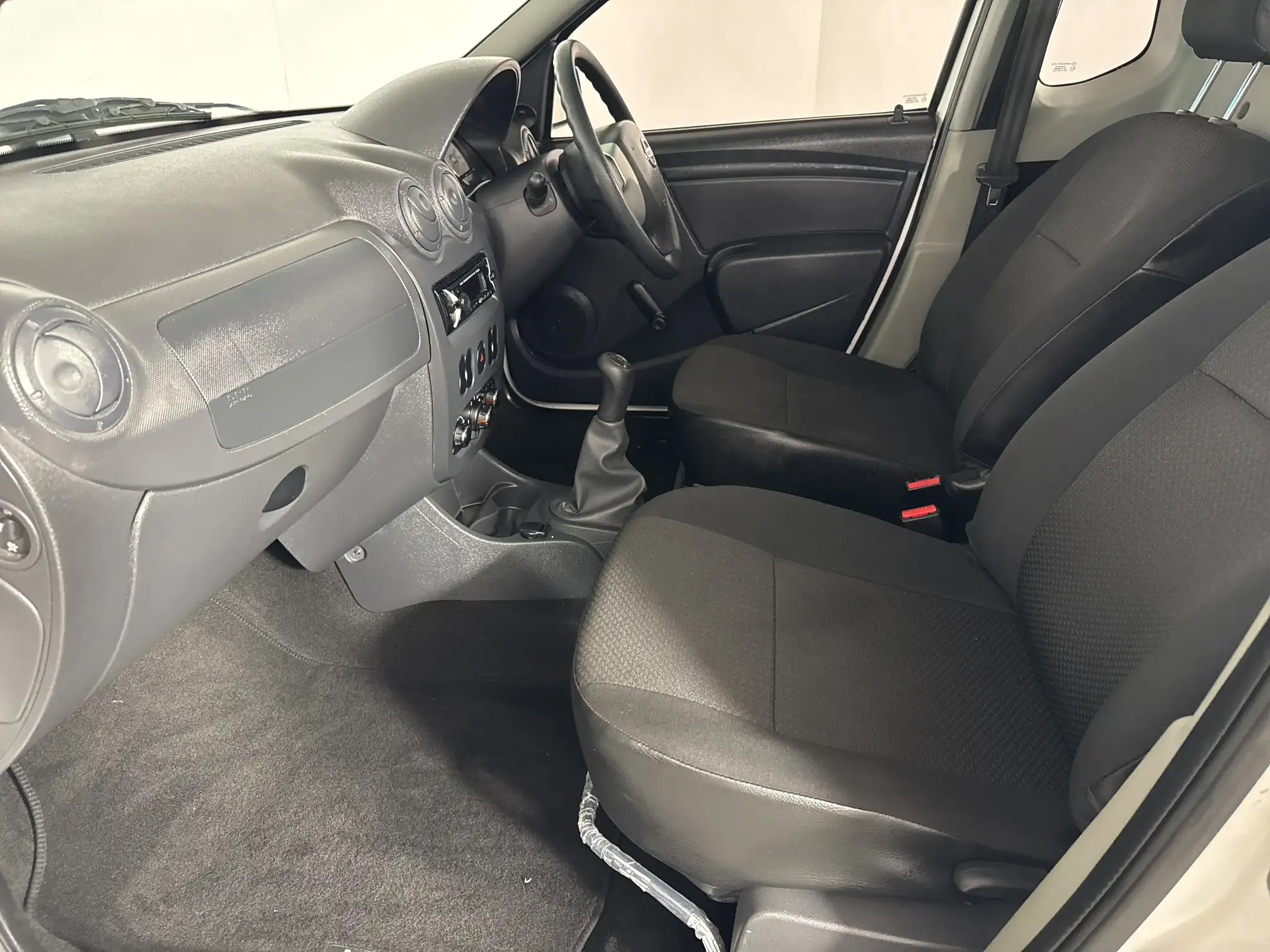 Nissan NP200