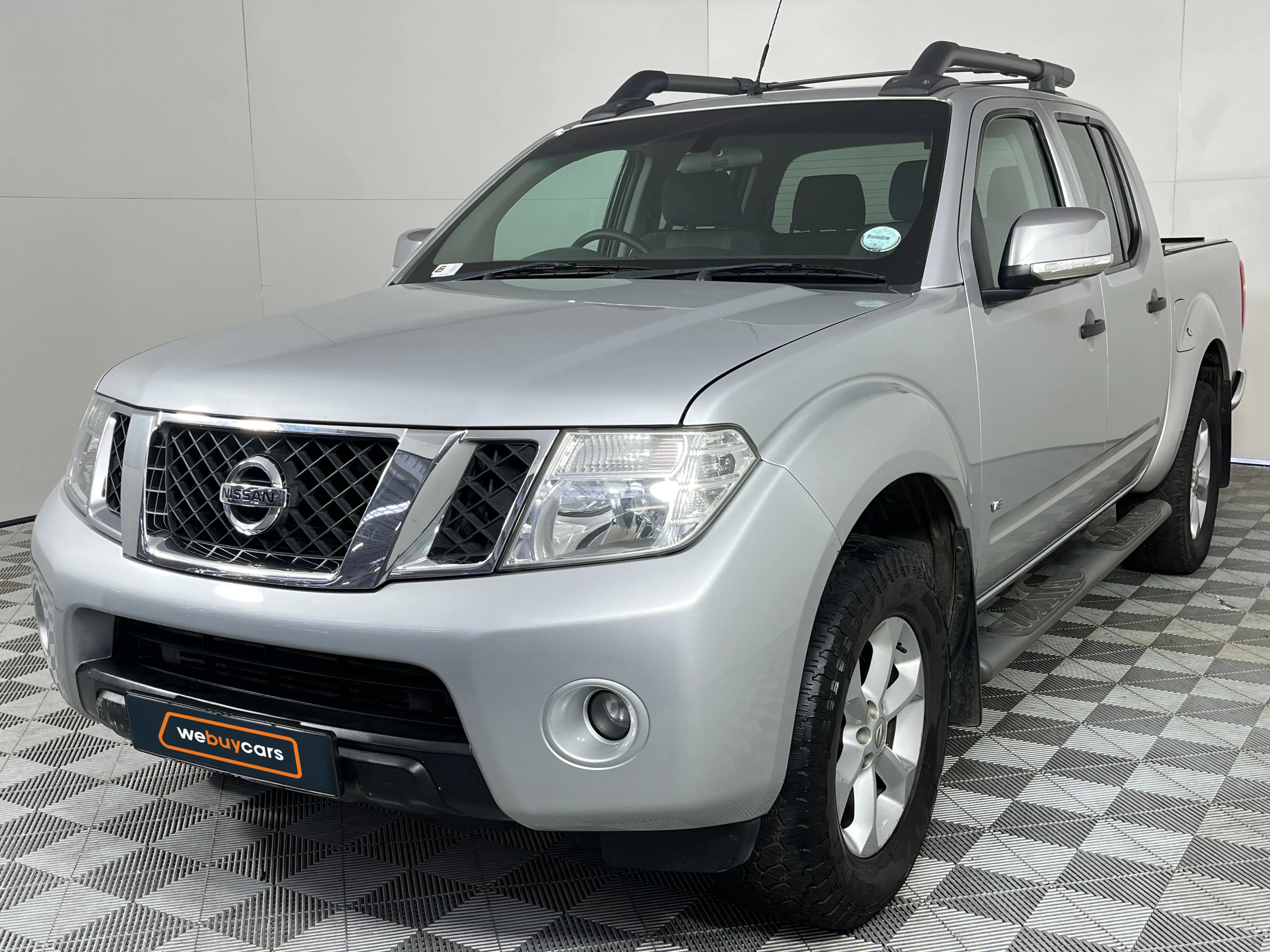 2010 Nissan Navara 3.0 DCI LE Auto 4x4 Pick Up Double Cab