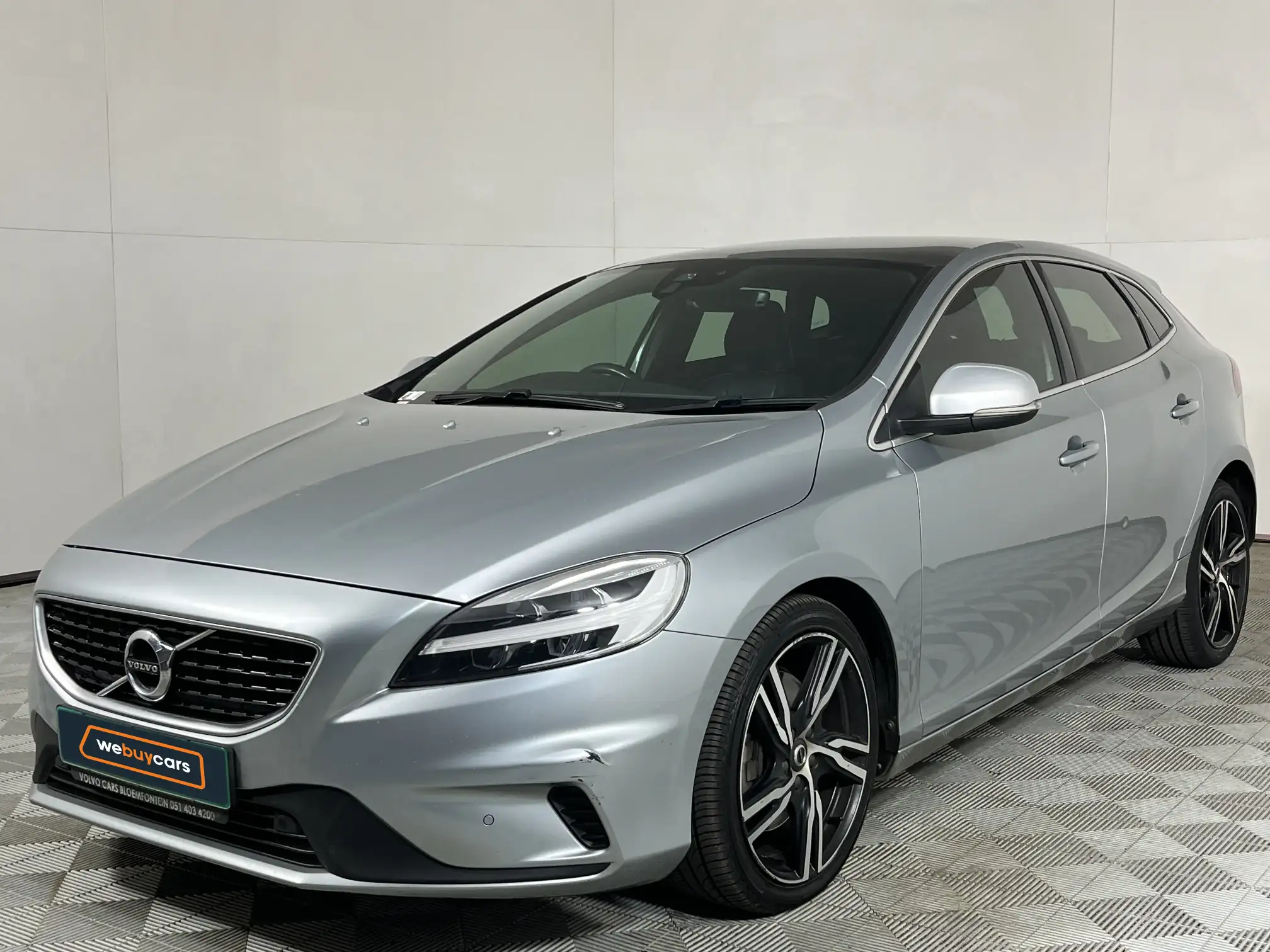 2019 Volvo V40