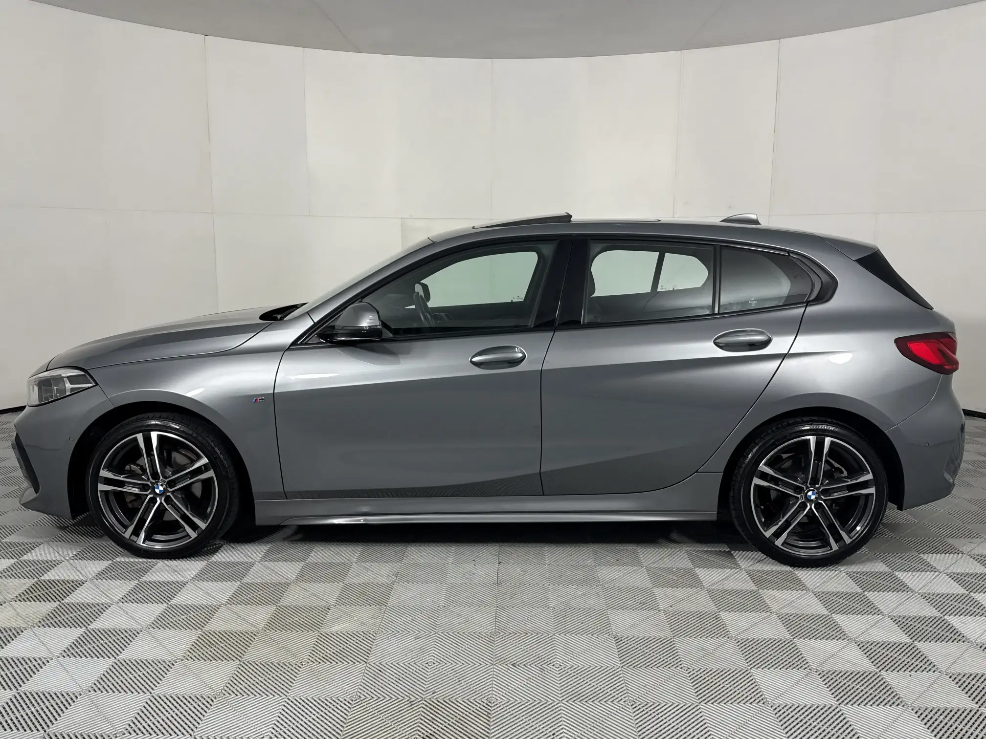 BMW 1 Series (f40)