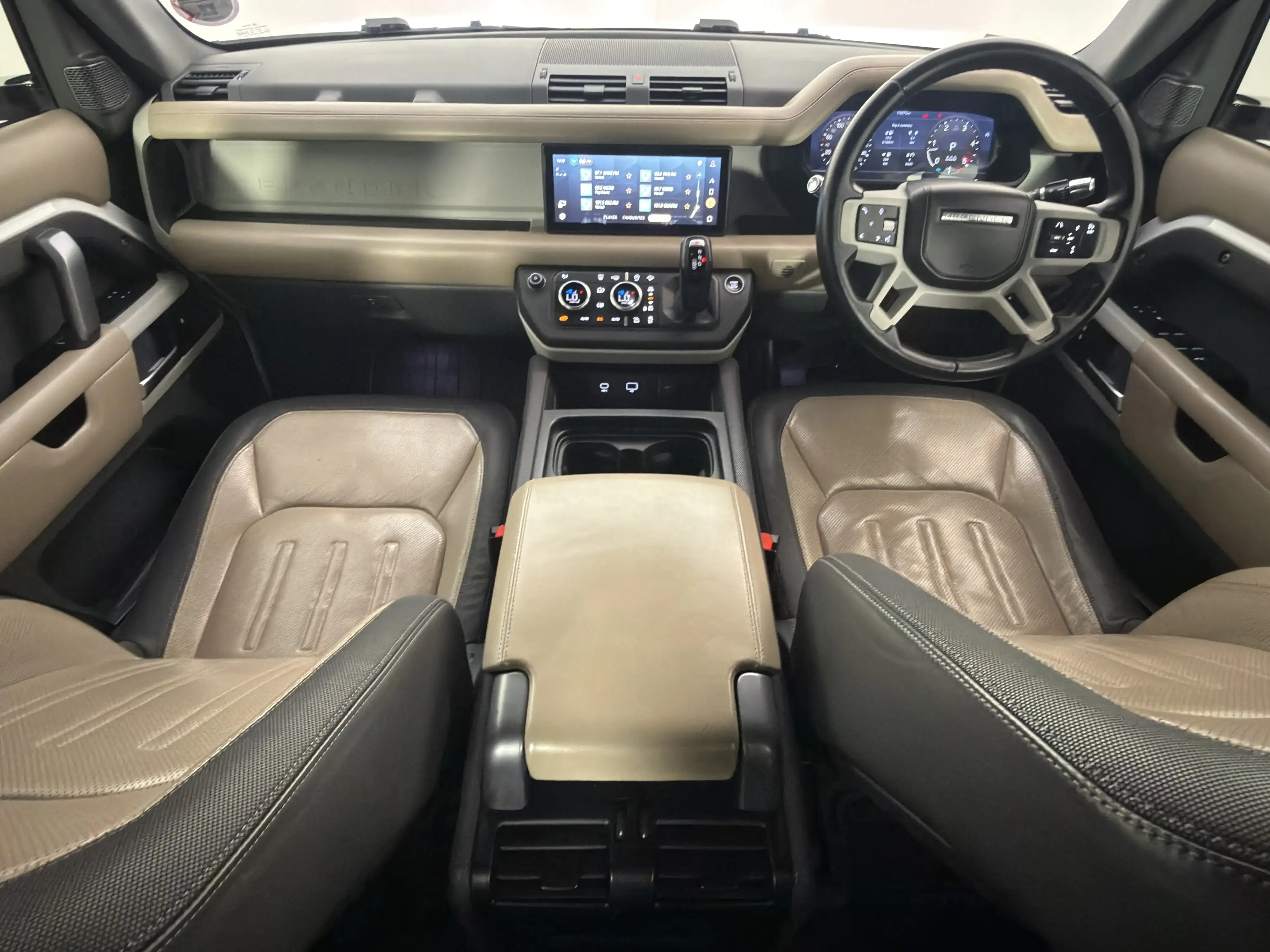 Land Rover Defender 110
