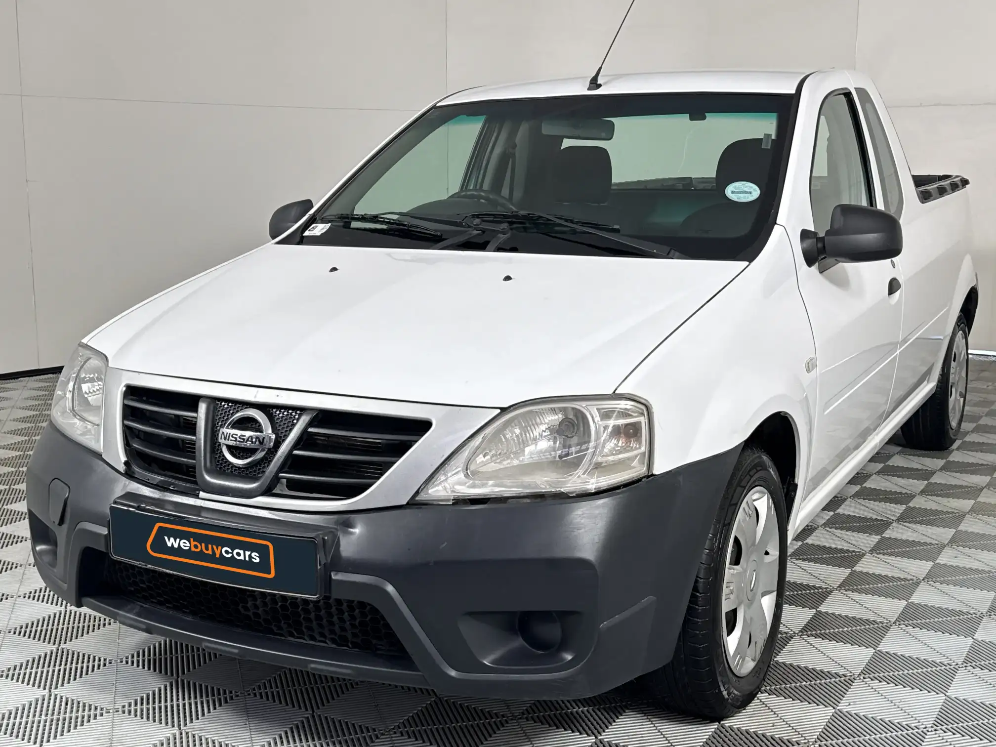 2024 Nissan NP200