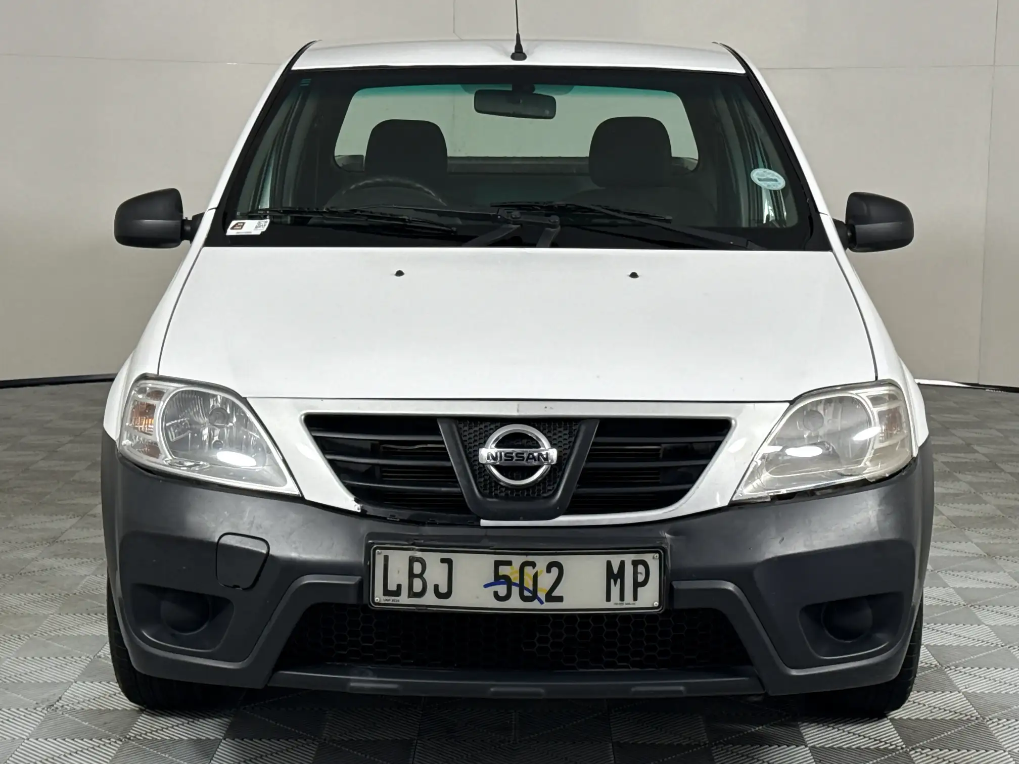 Nissan NP200