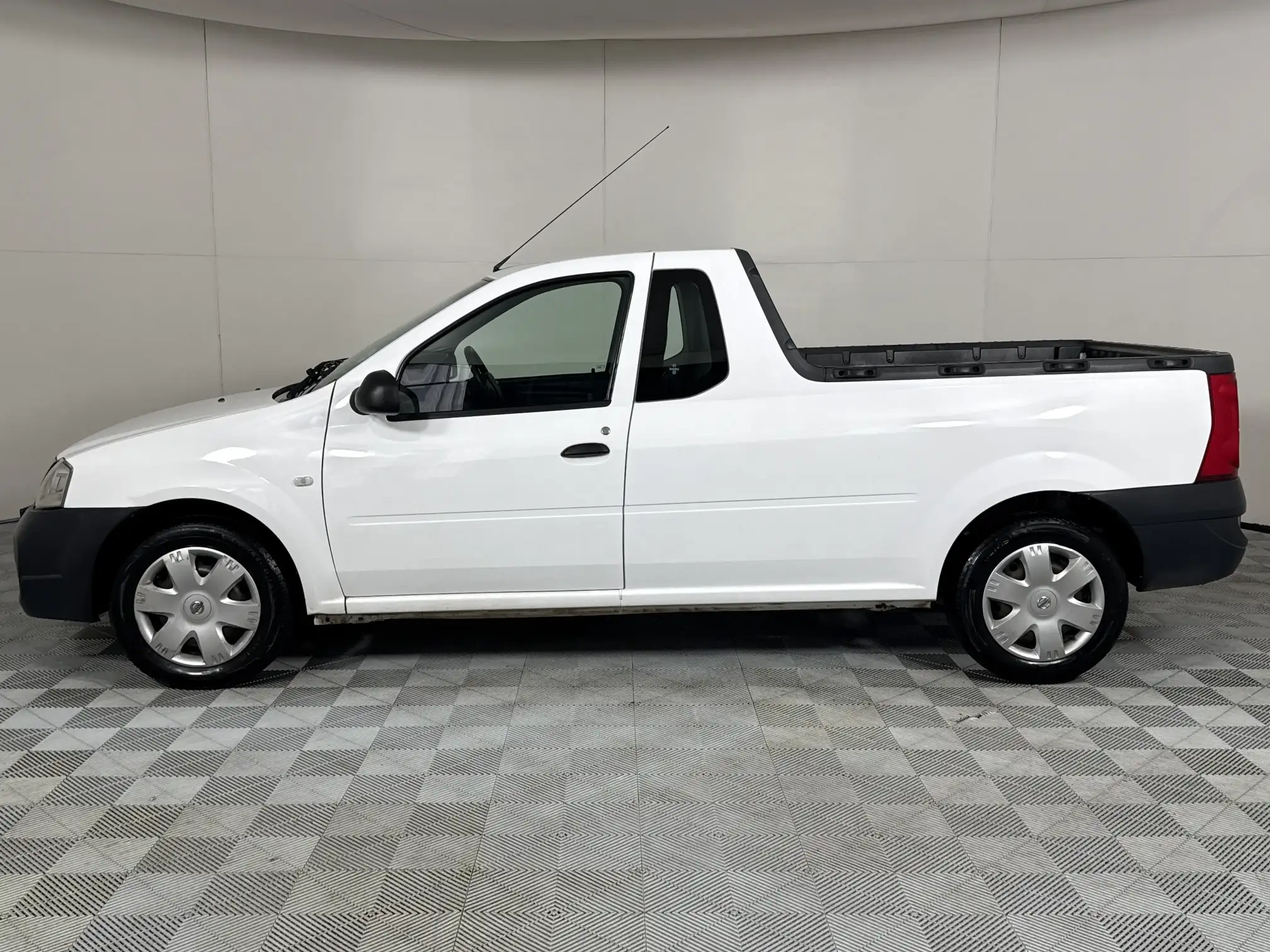 Nissan NP200