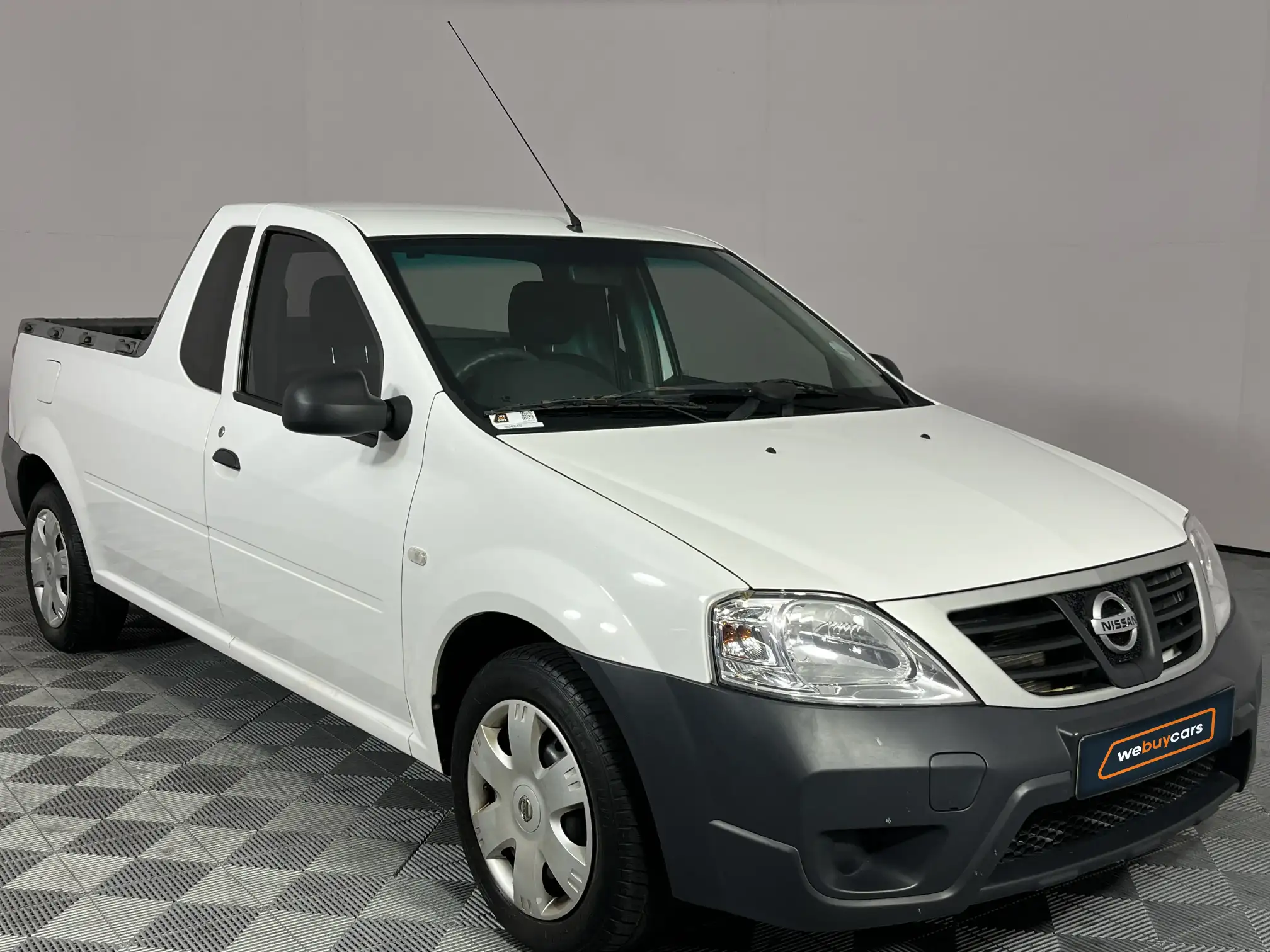 Nissan NP200
