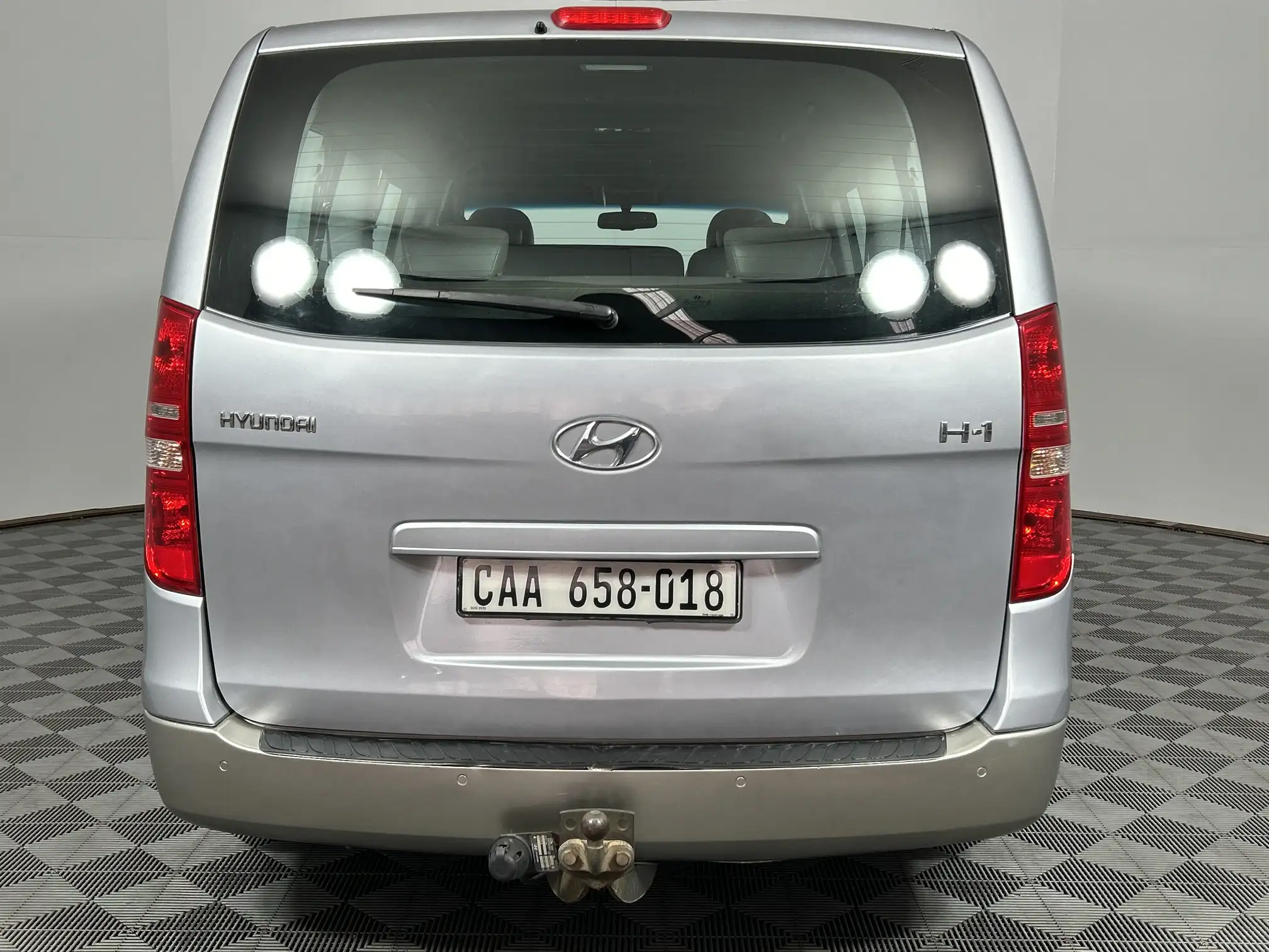 Hyundai H-1