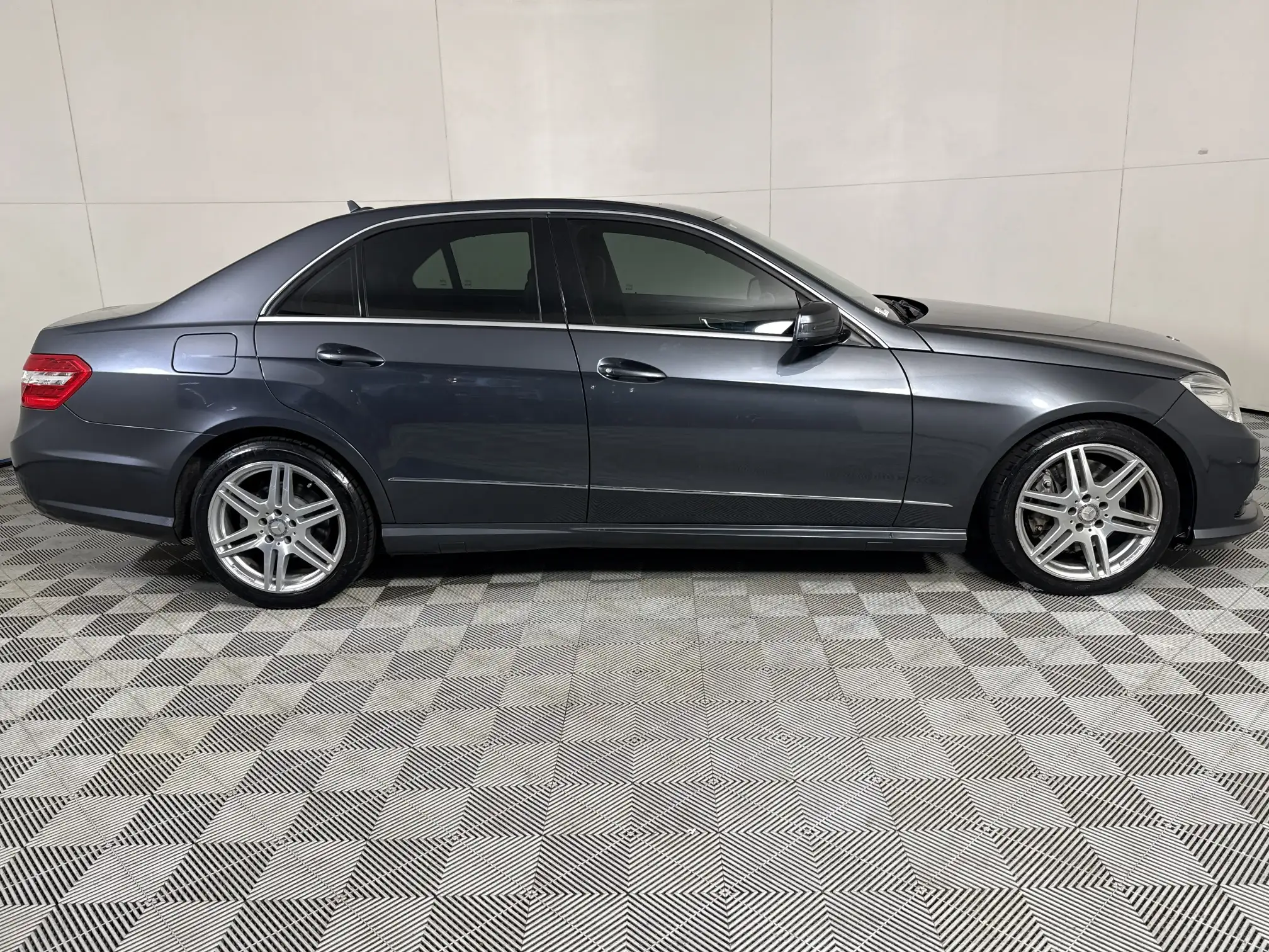 Mercedes-Benz E Class Sedan