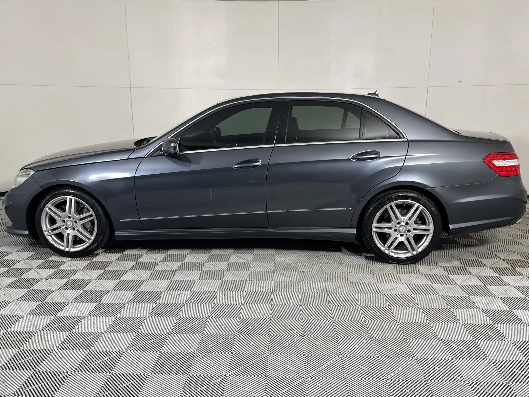 Mercedes-Benz E Class Sedan