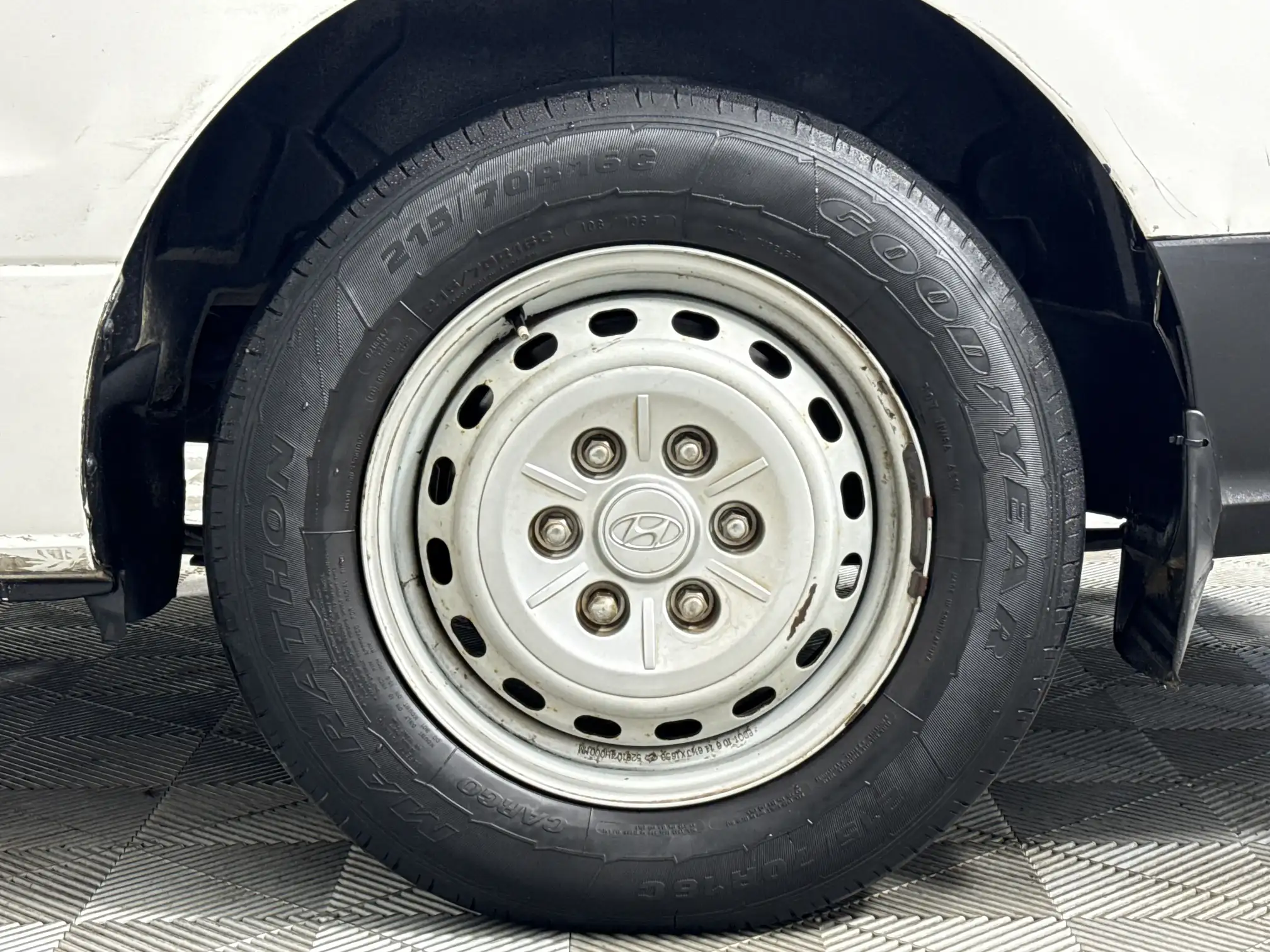 Hyundai H-1