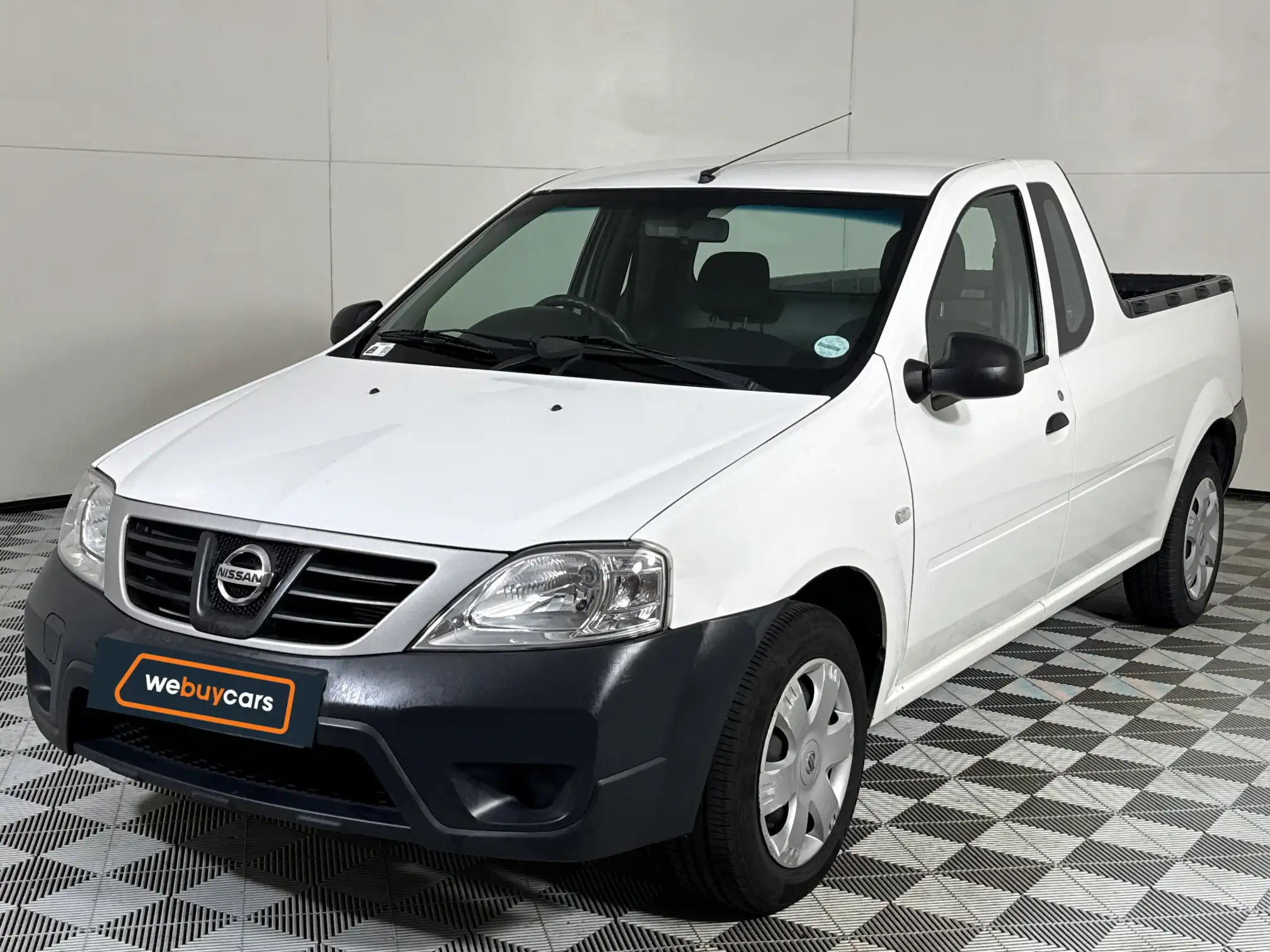 Nissan NP200