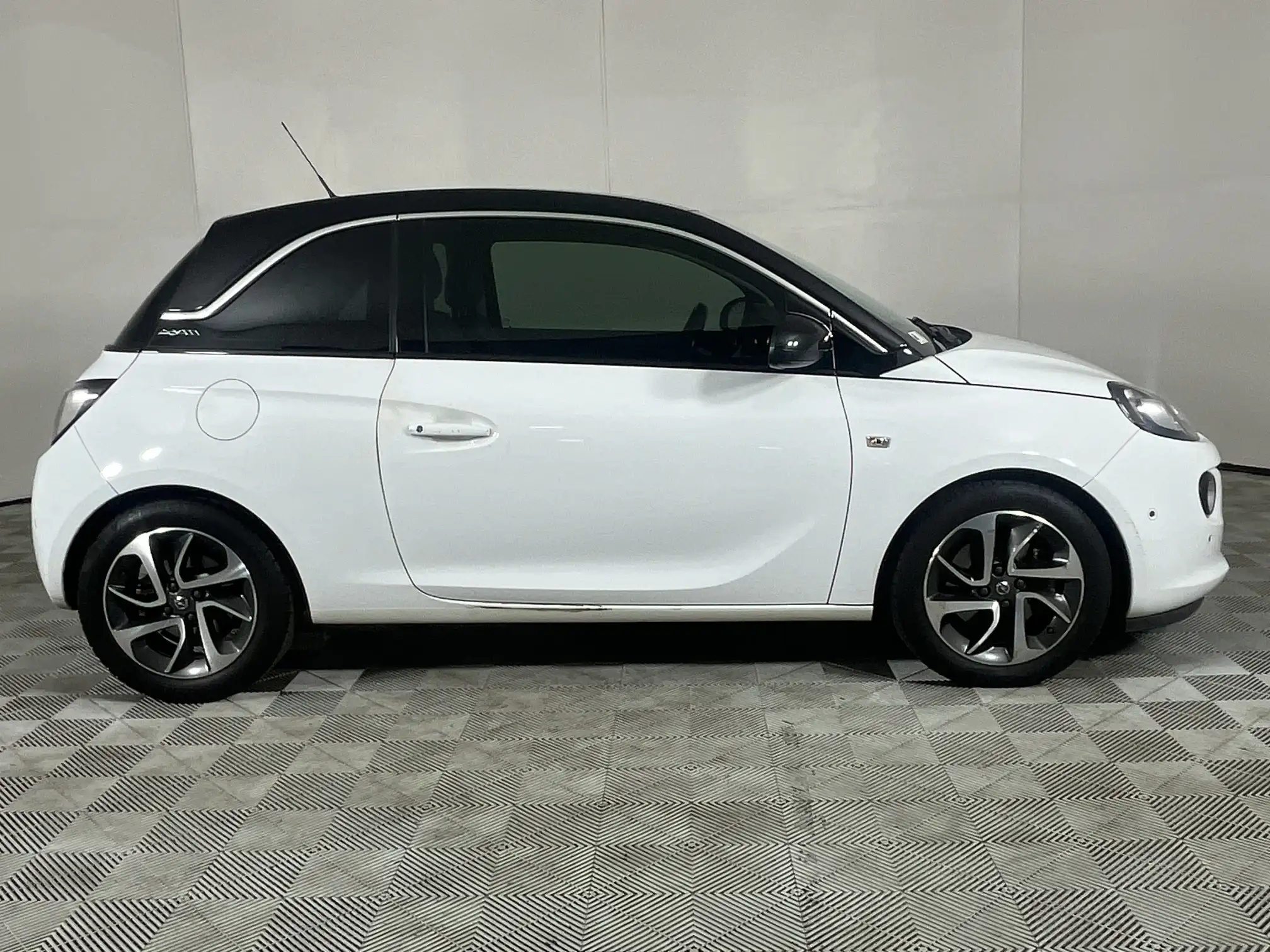 Opel Adam