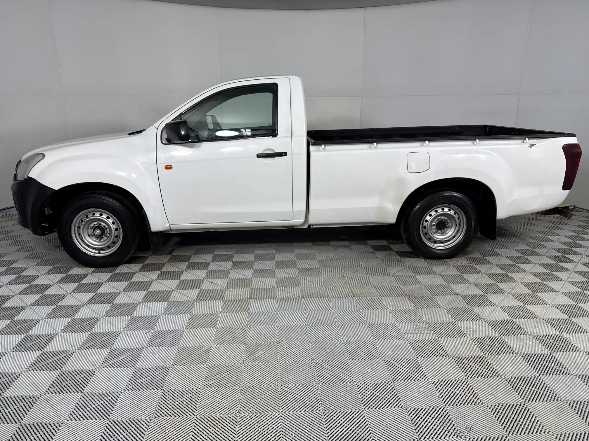 Isuzu KB