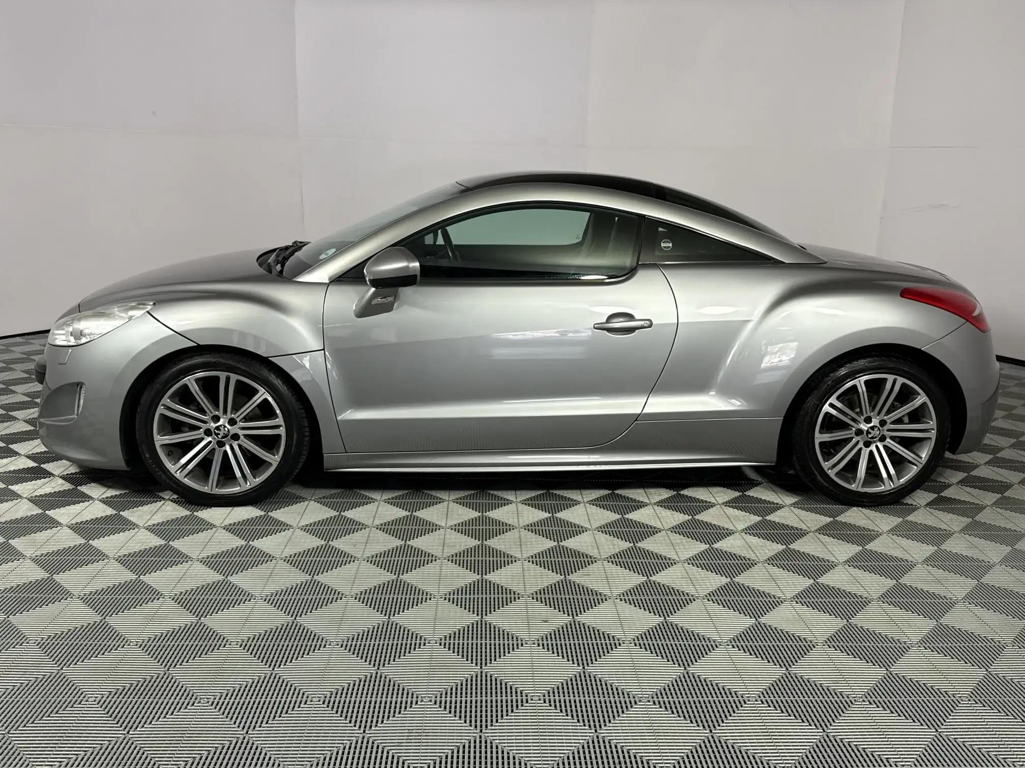 Peugeot RCZ
