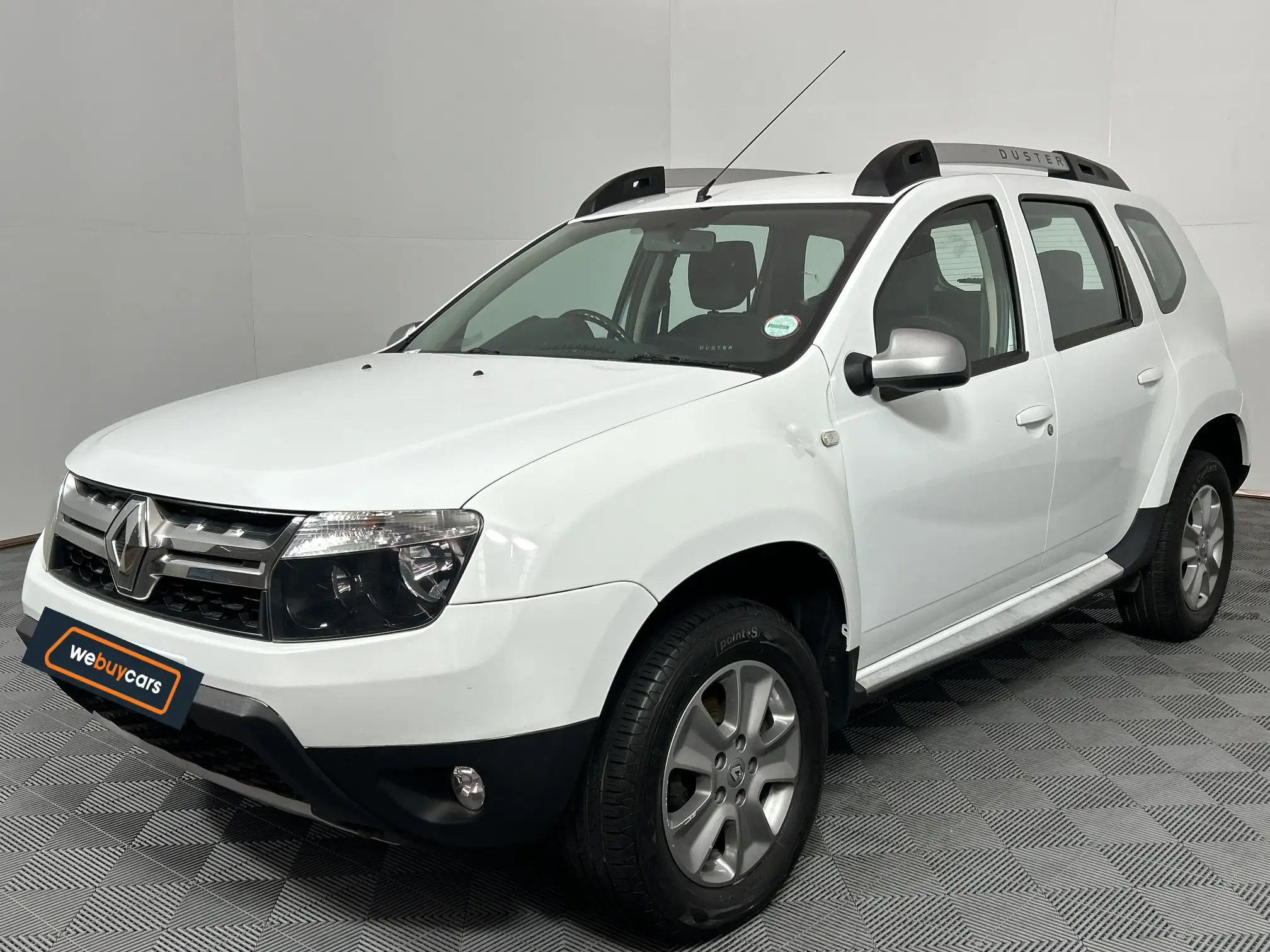 2016 Renault Duster 1.6 Dynamique at Lansdowne (WC) for sale R101900