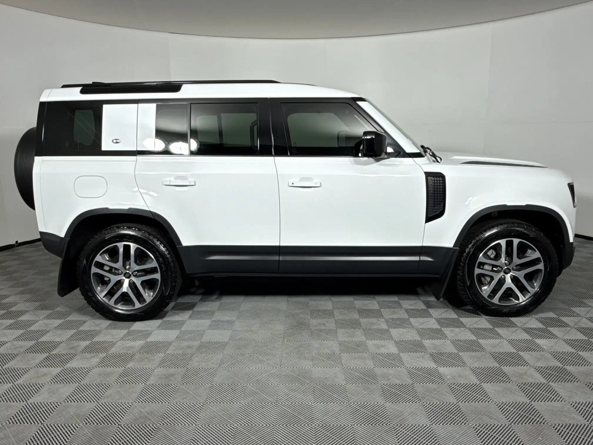 Land Rover Defender 110