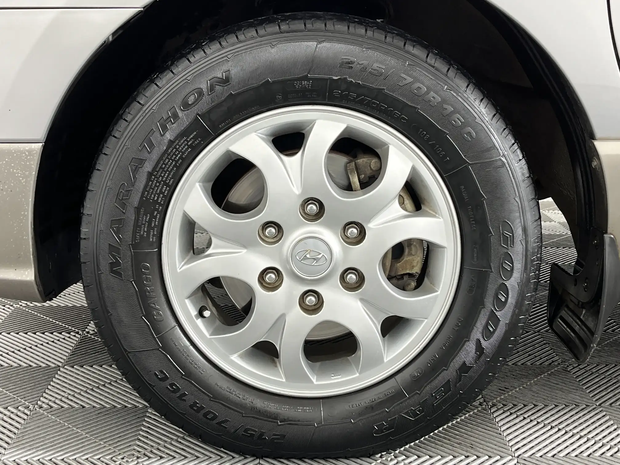 Hyundai H-1