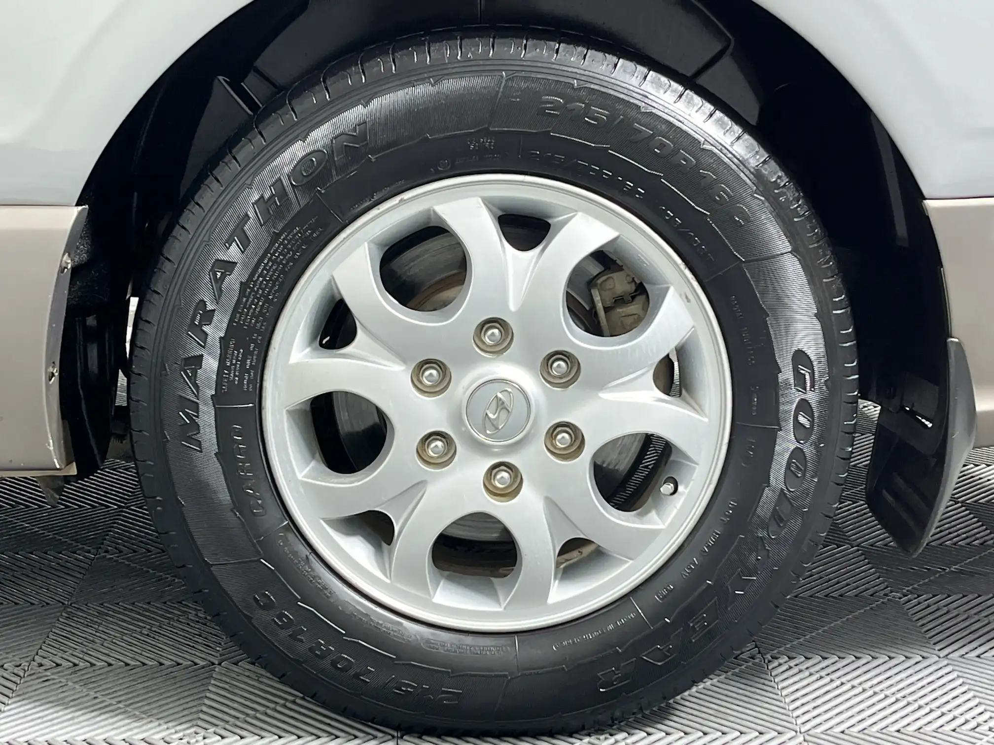Hyundai H-1