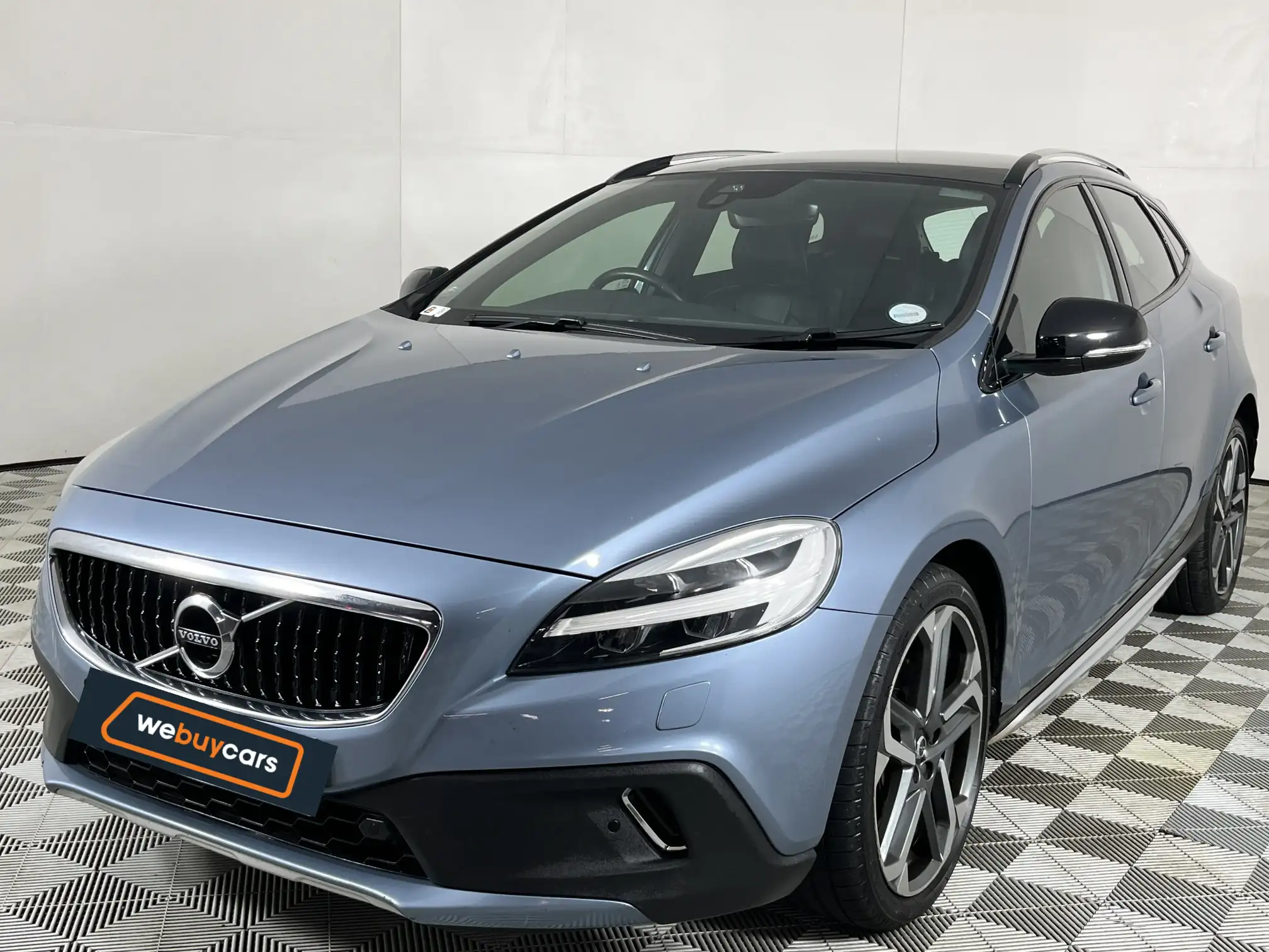2018 Volvo V40