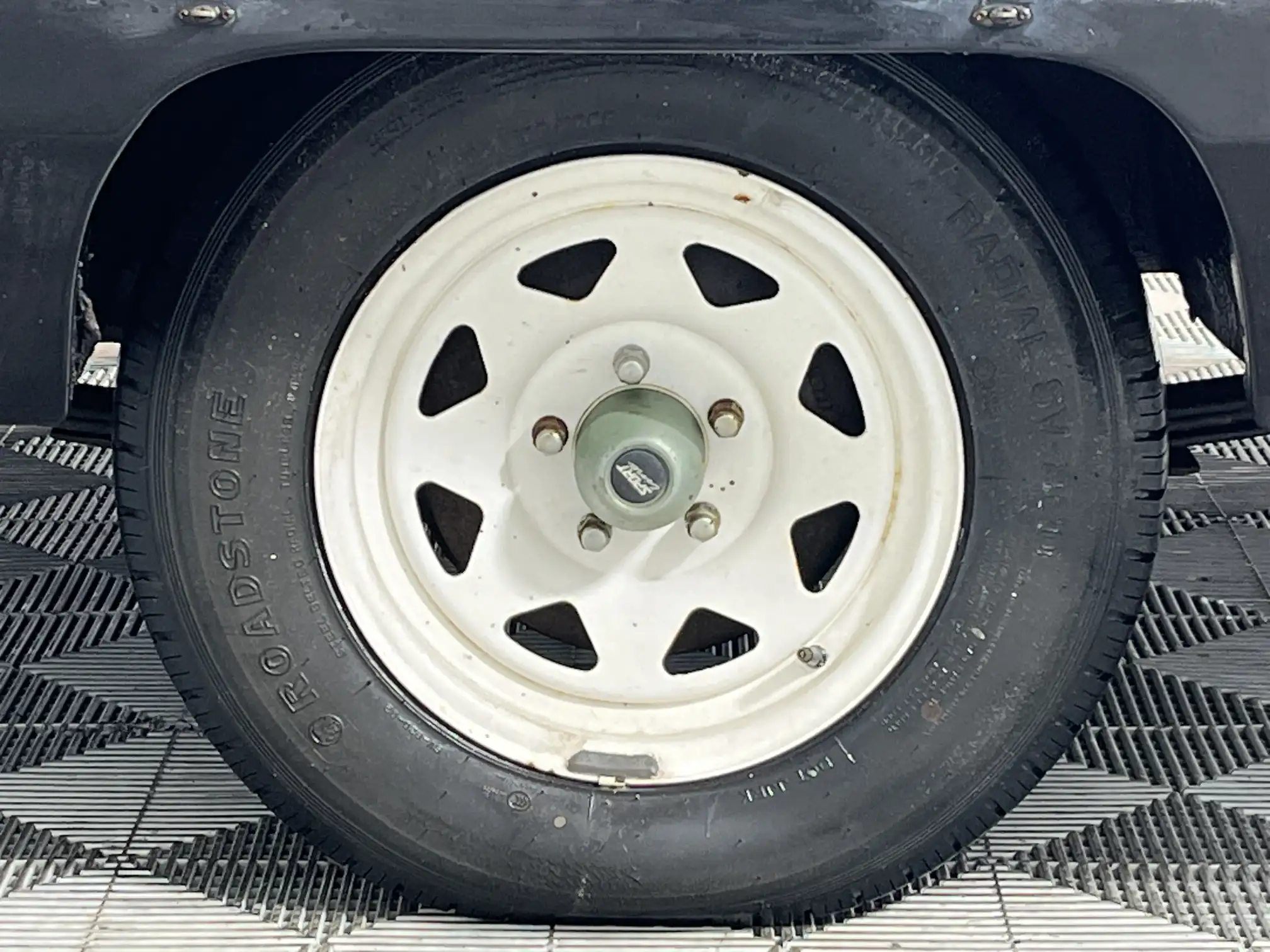 Mitsubishi L300