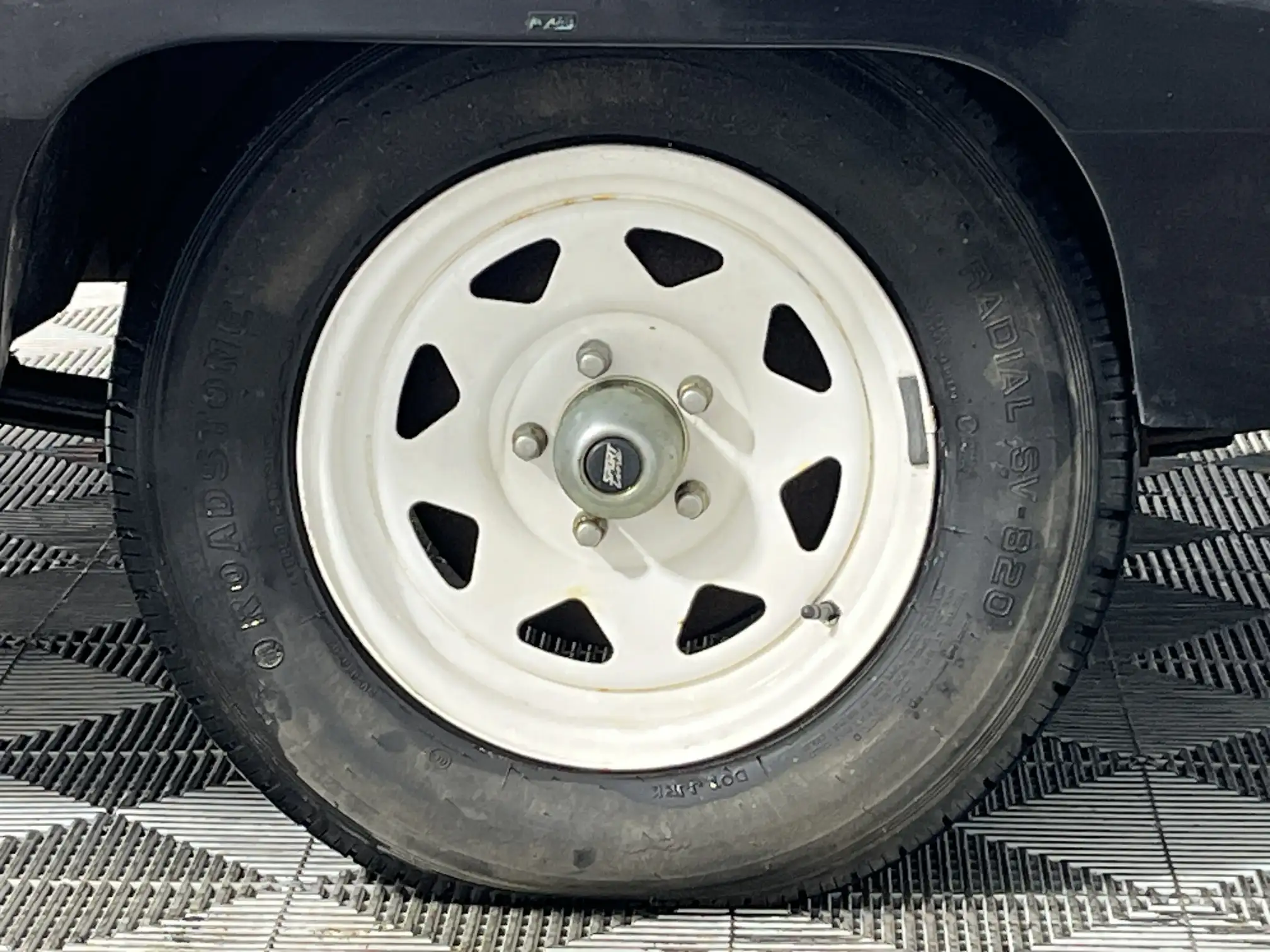 Mitsubishi L300