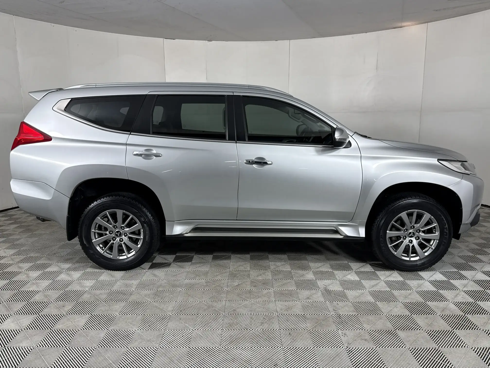 Mitsubishi Pajero Sport