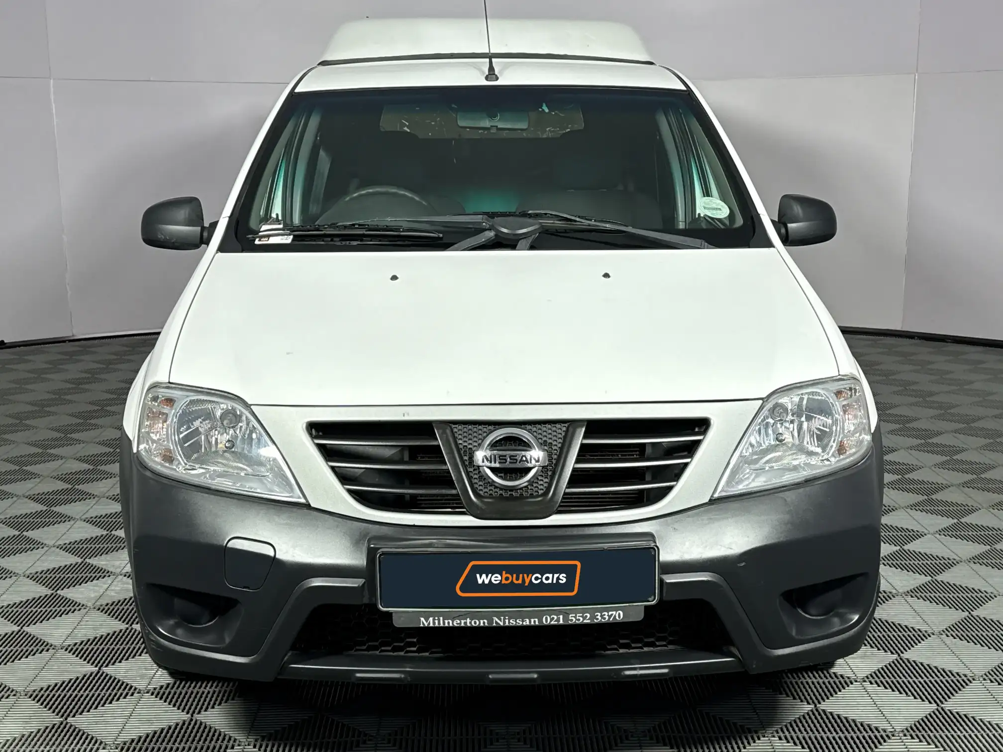 Nissan NP200