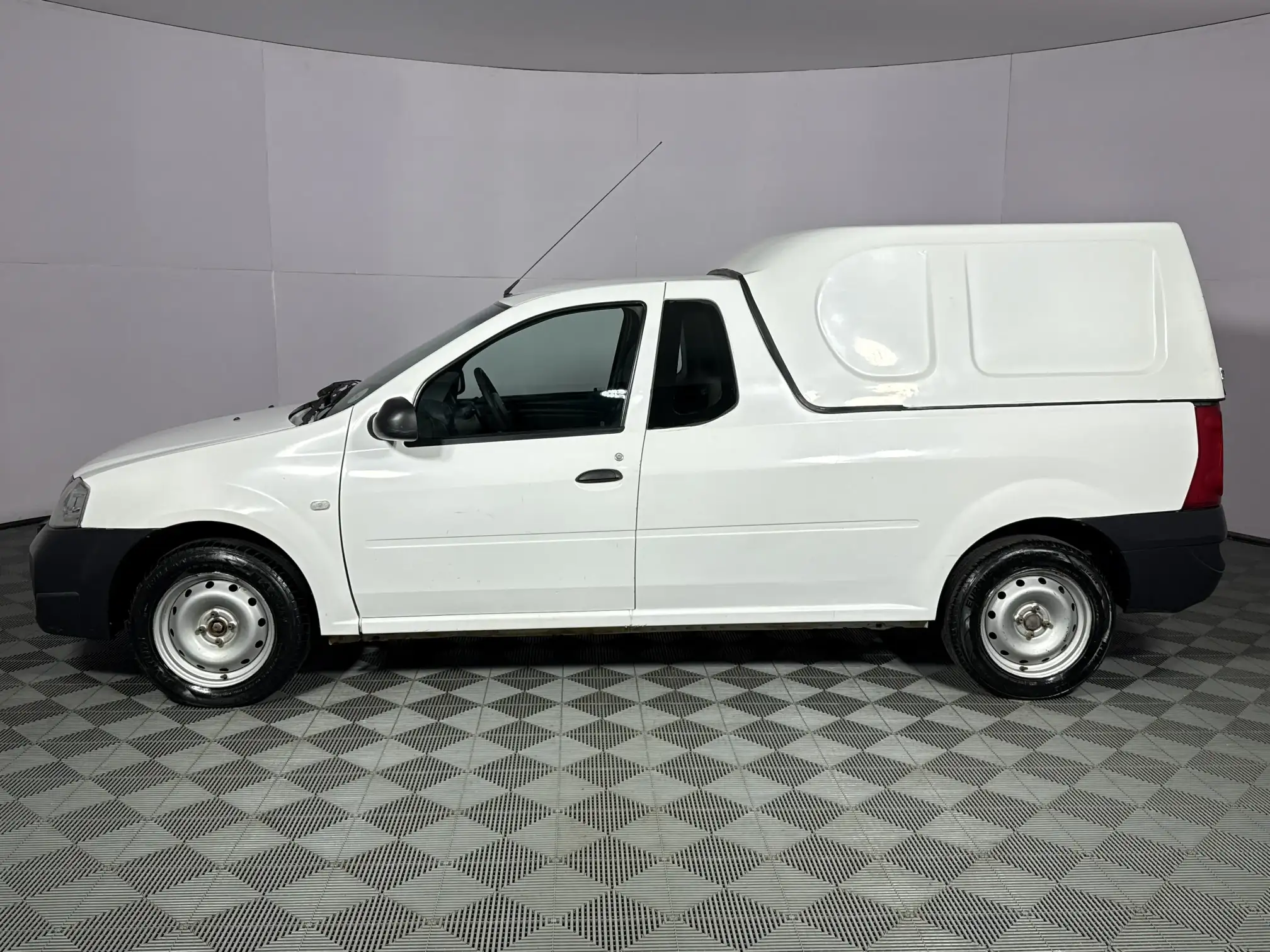 Nissan NP200
