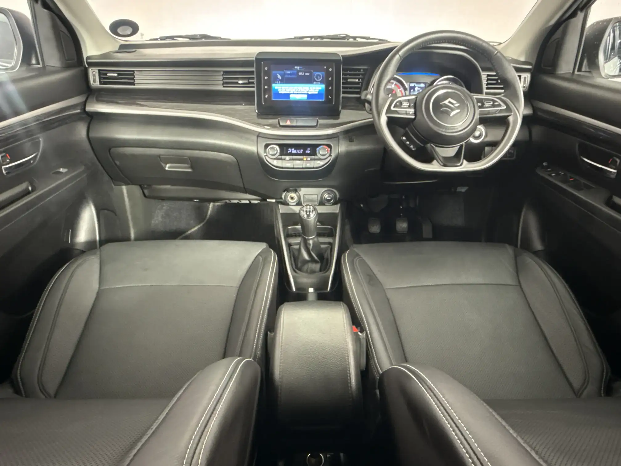 Suzuki XL6
