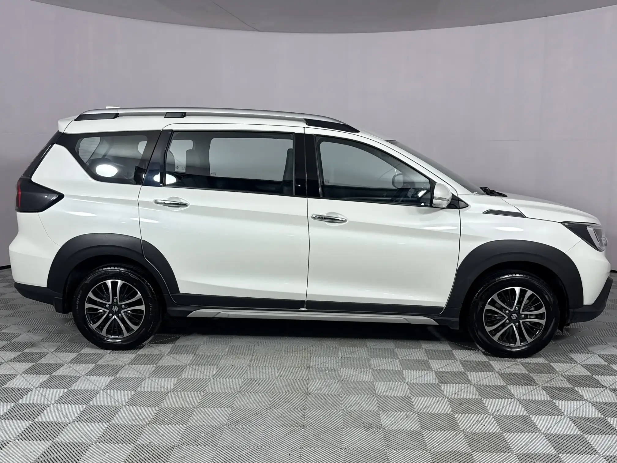 Suzuki XL6