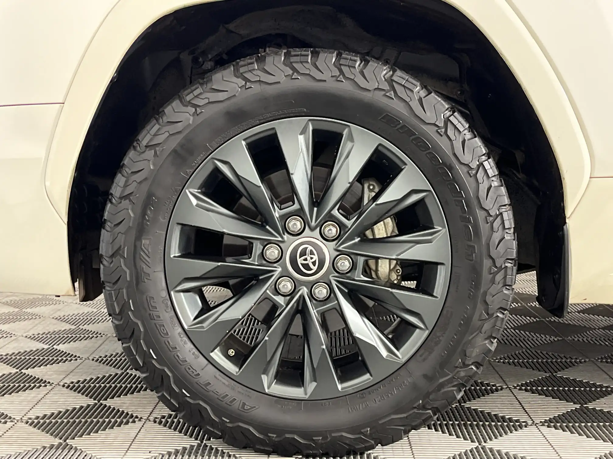 Toyota Land Cruiser