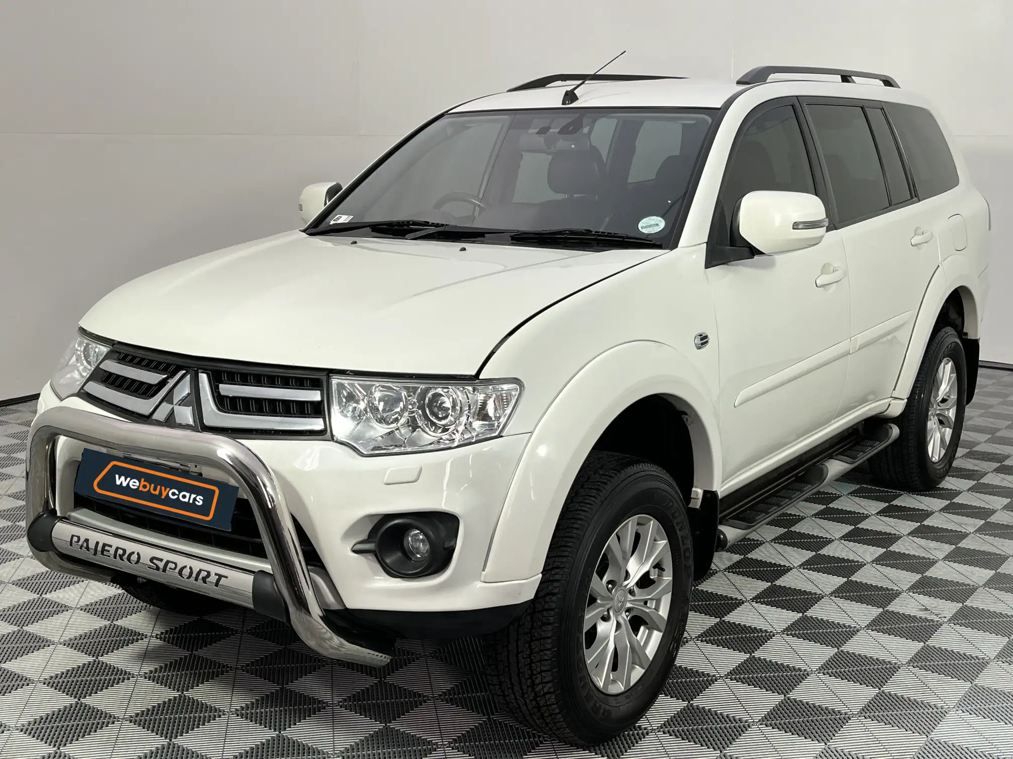 2014 Mitsubishi Pajero