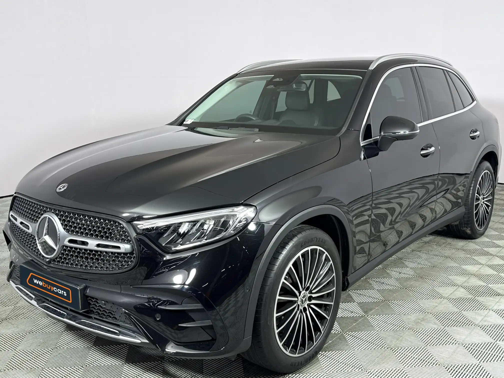 2025 Mercedes-Benz GLC