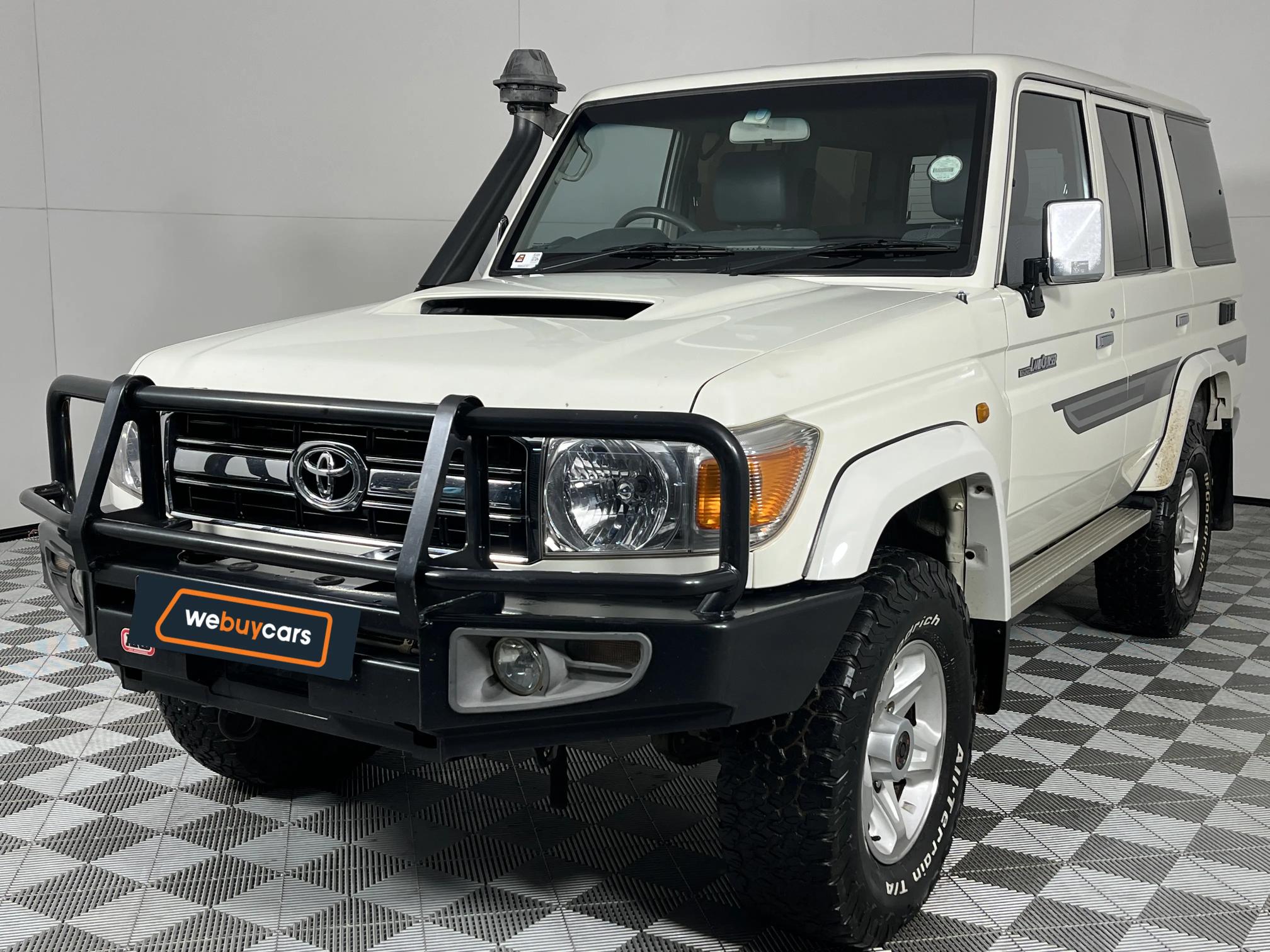 Toyota Land Cruiser 76 4.5 Diesel Station Wagon