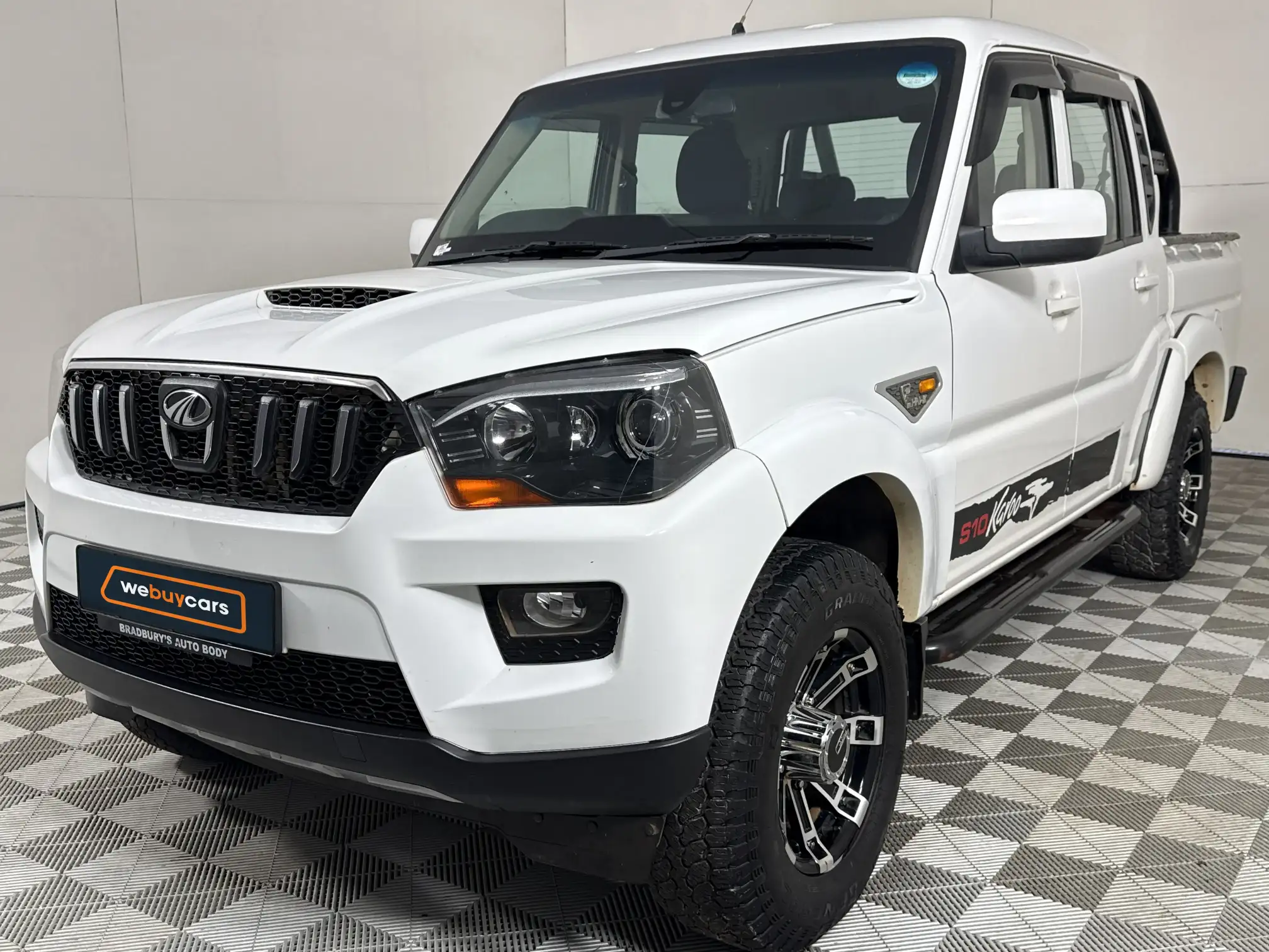 2019 Mahindra PIK UP