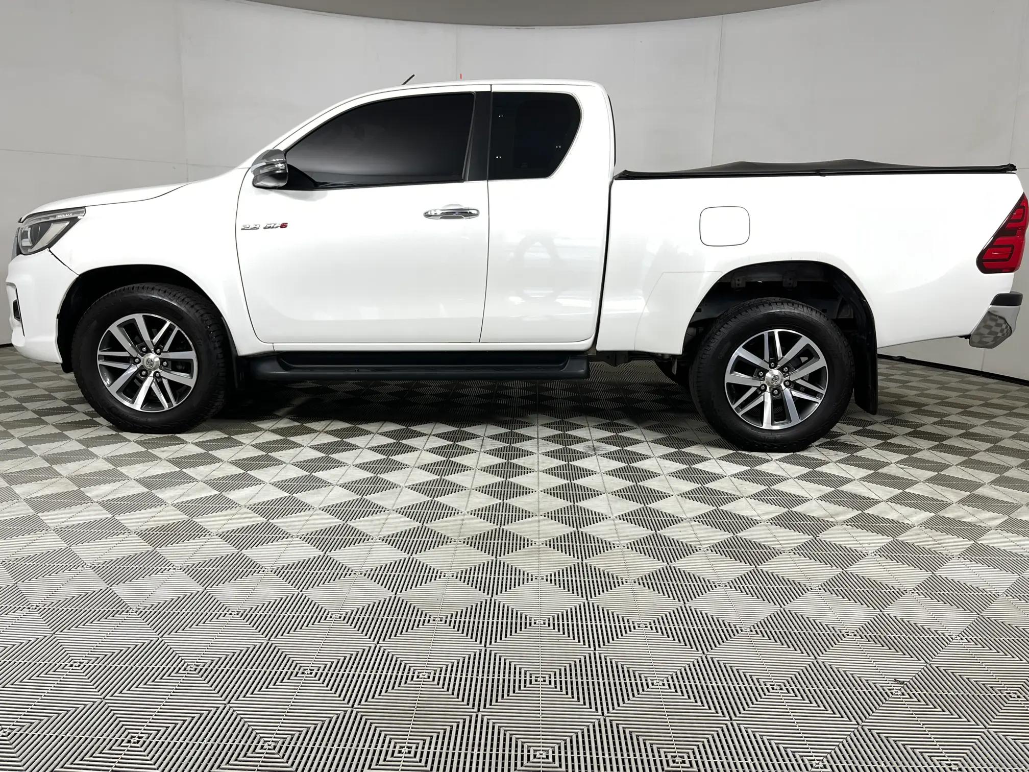 Toyota Hilux Gd Rb Raider Extra Cab Auto For Sale R