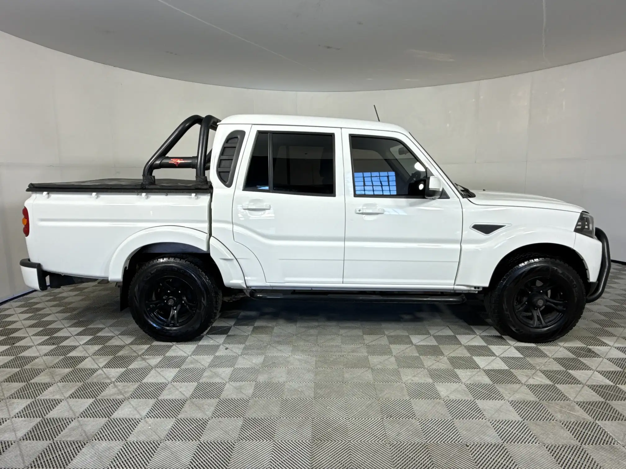 Mahindra PIK UP