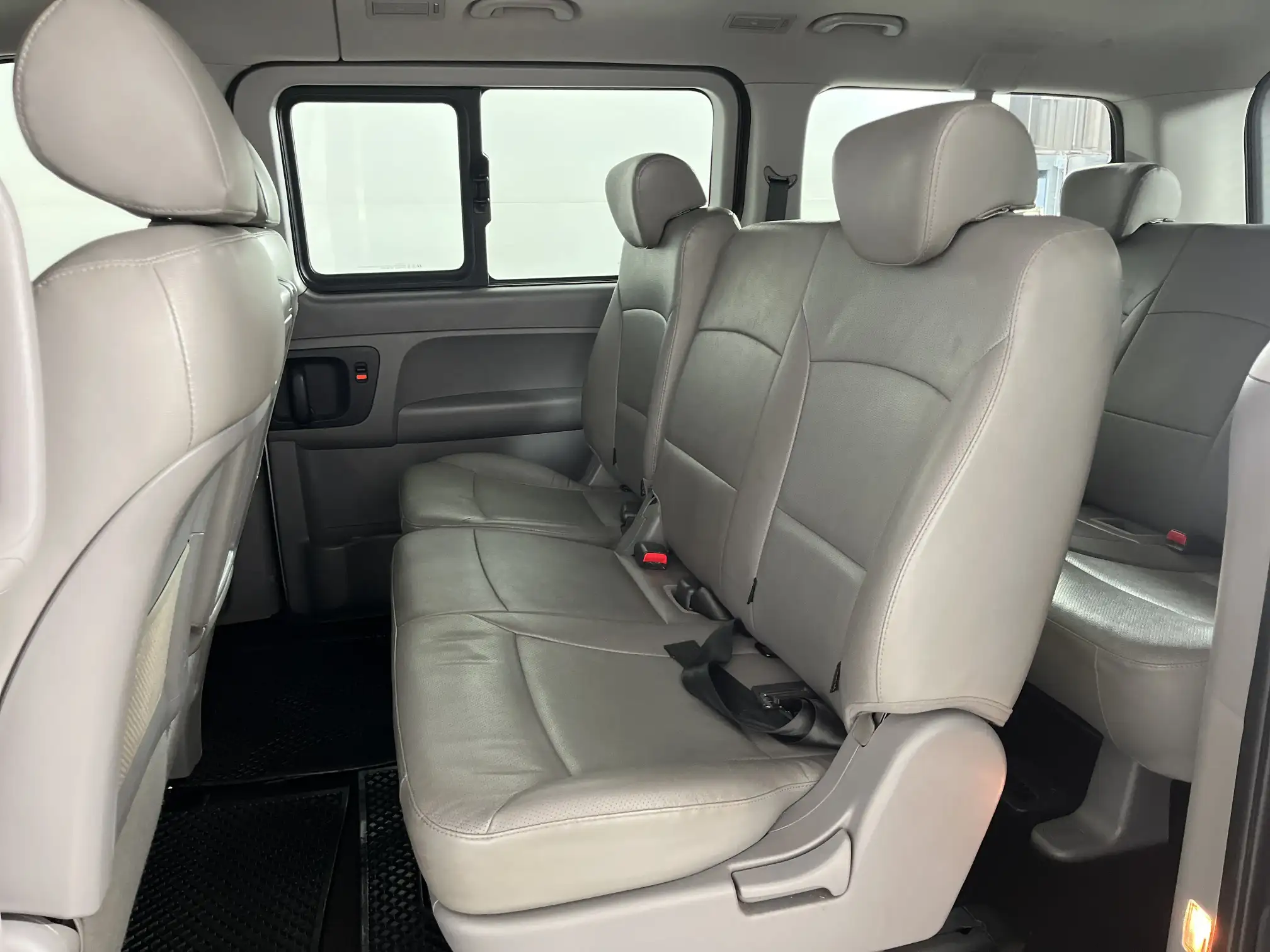 Hyundai H-1